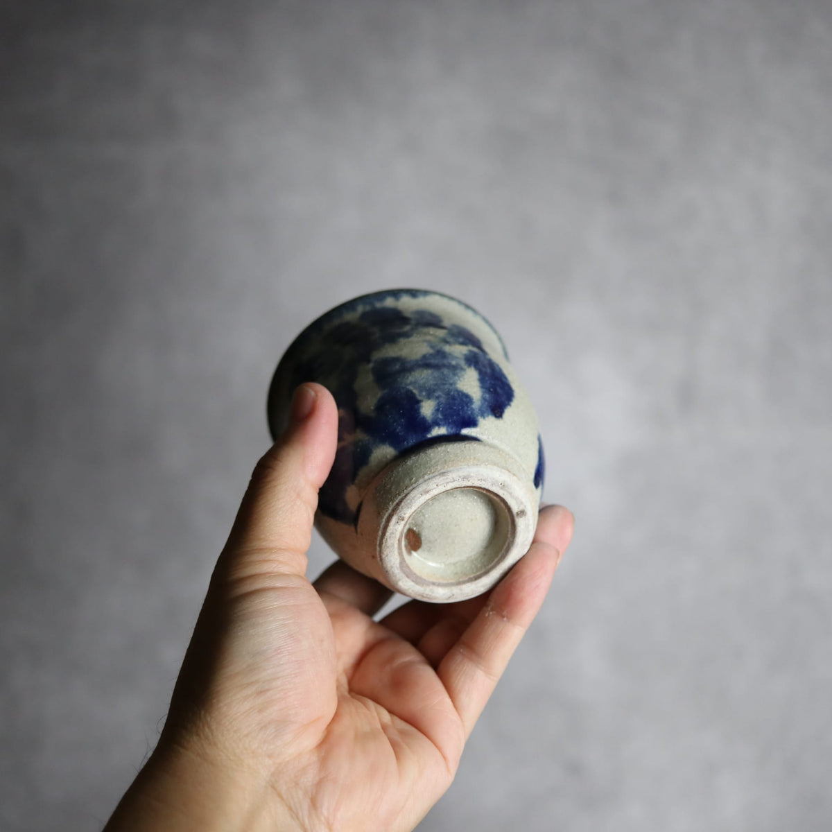 湯呑1 呉須釉 唐草 やちむん 陶器 栄一工房