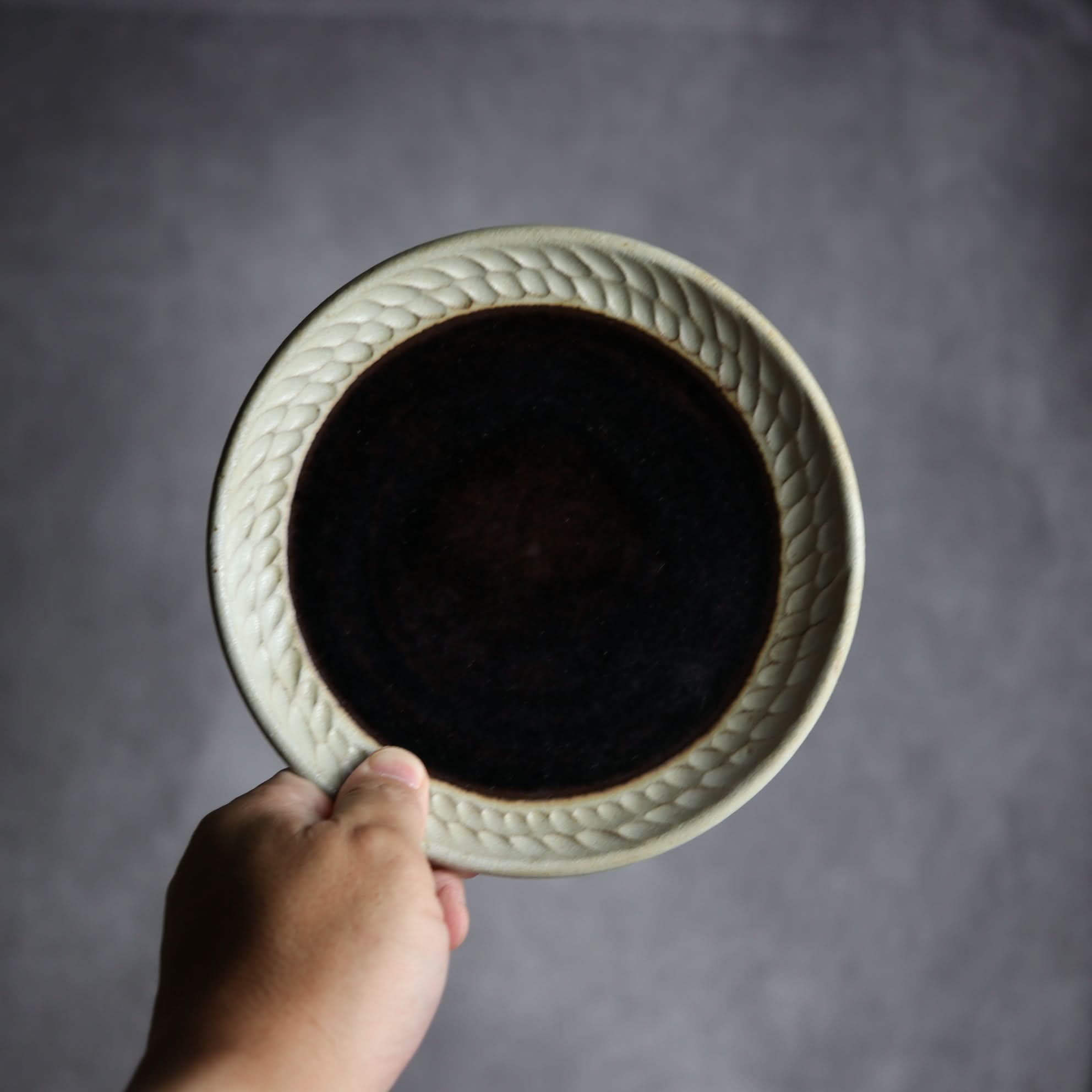 5寸皿1 ナッツ グレー やちむん 陶器 nagaremo やちむん 陶器.