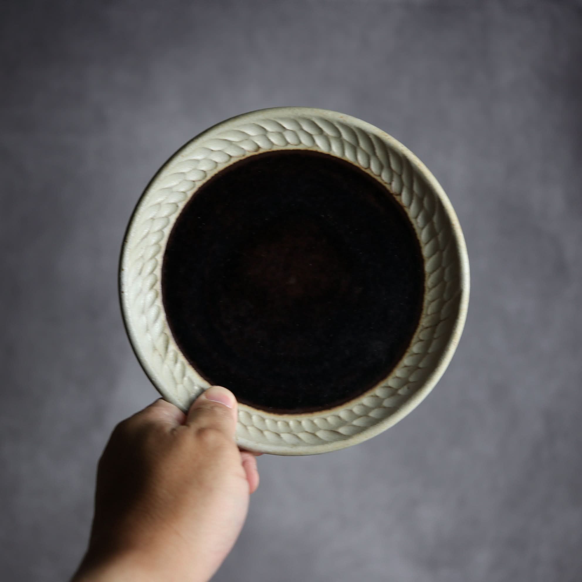 5寸皿1 ナッツ グレー やちむん 陶器 nagaremo やちむん 陶器.