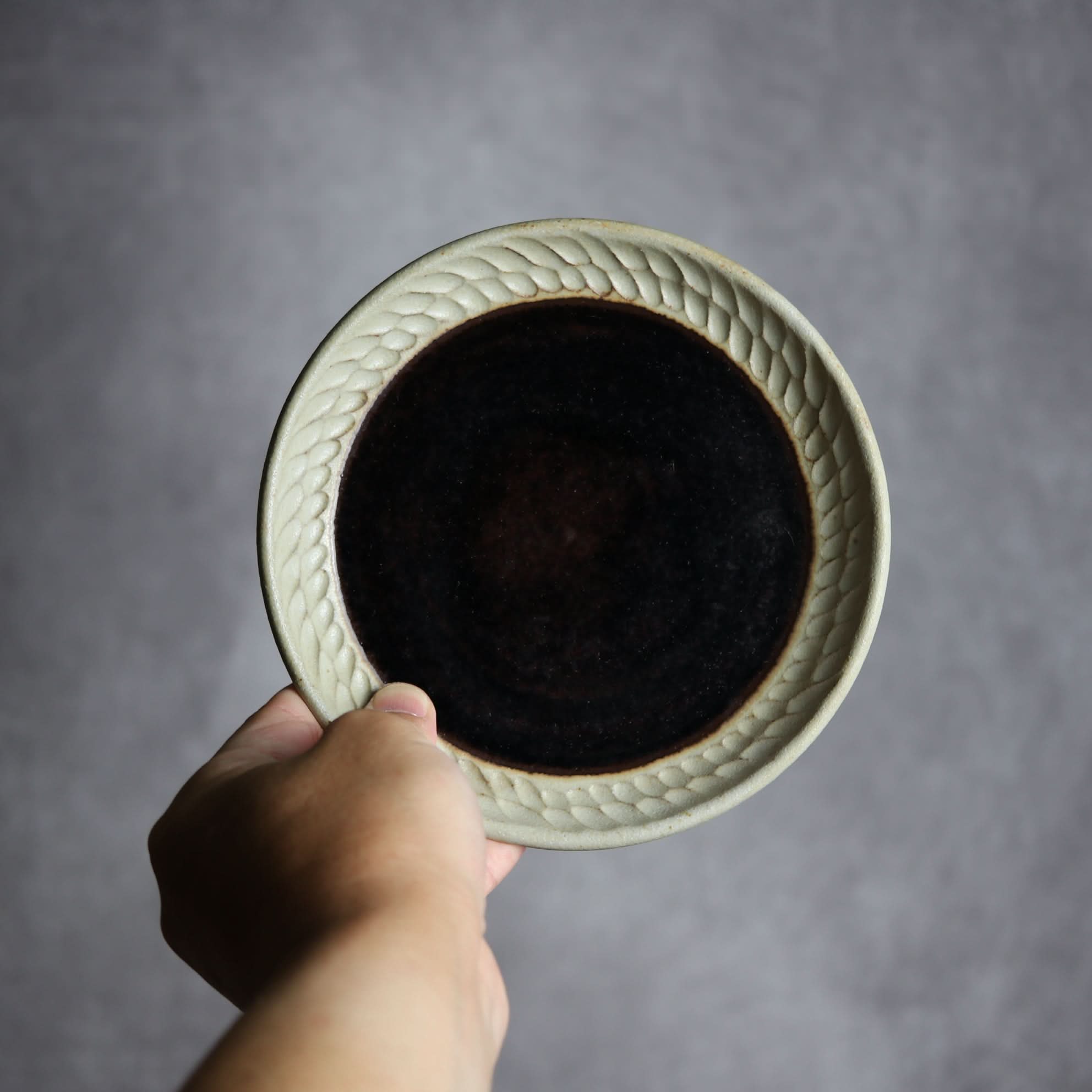 5寸皿1 ナッツ グレー やちむん 陶器 nagaremo やちむん 陶器.