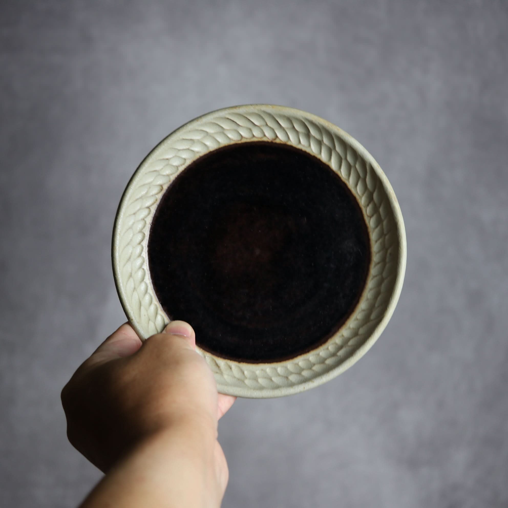 5寸皿1 ナッツ グレー やちむん 陶器 nagaremo やちむん 陶器.