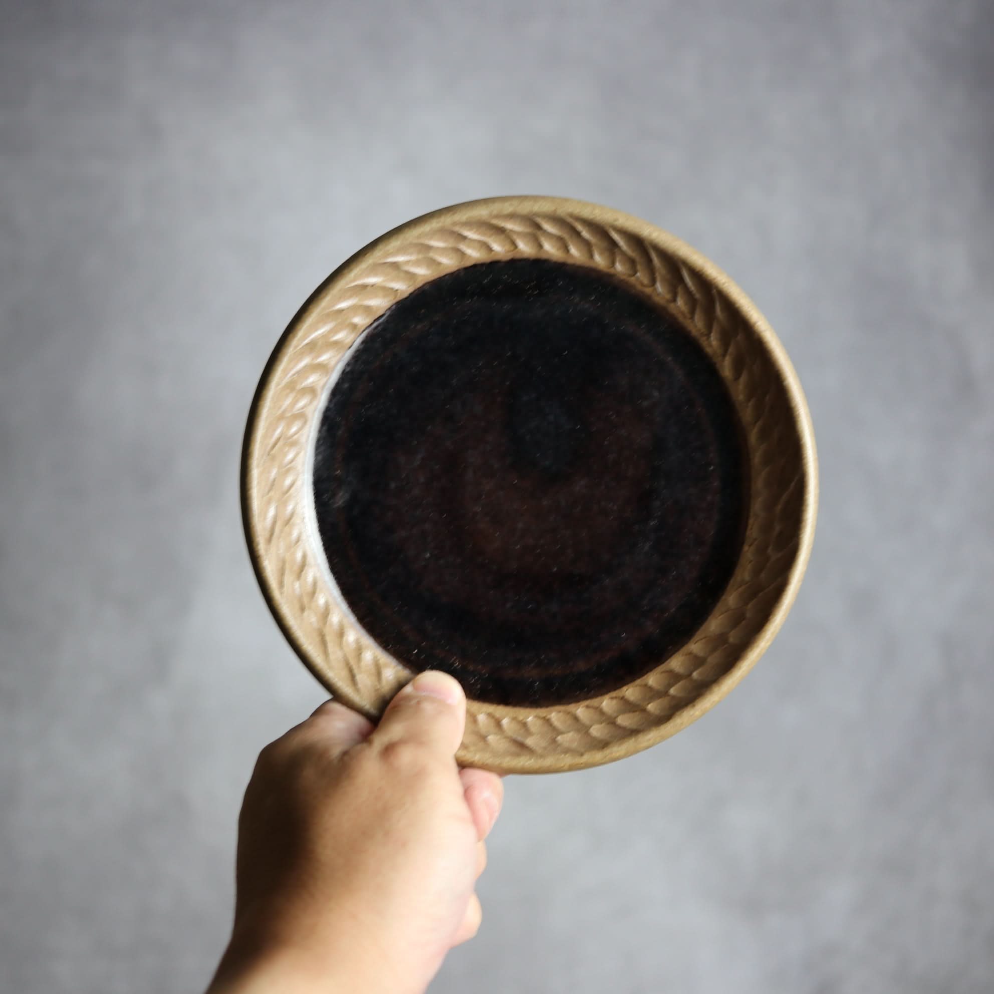 5寸皿1 ナッツ ブラウン やちむん 陶器 nagaremo やちむん 陶器.