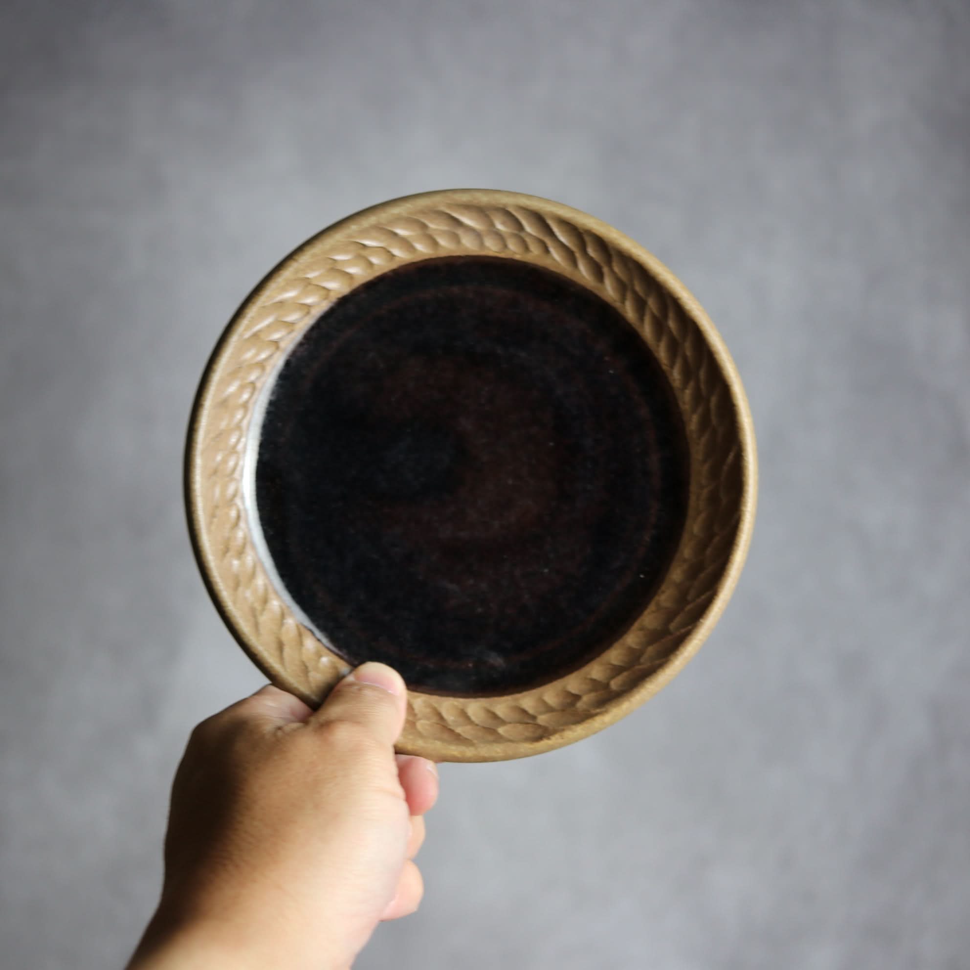 5寸皿1 ナッツ ブラウン やちむん 陶器 nagaremo やちむん 陶器.