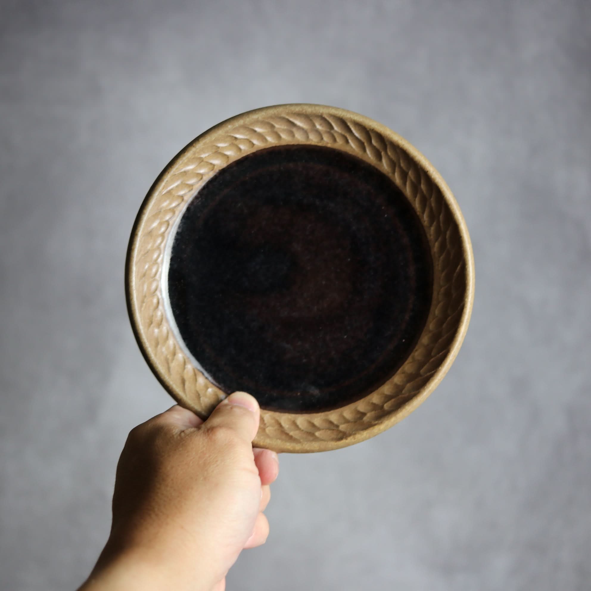 5寸皿1 ナッツ ブラウン やちむん 陶器 nagaremo やちむん 陶器.