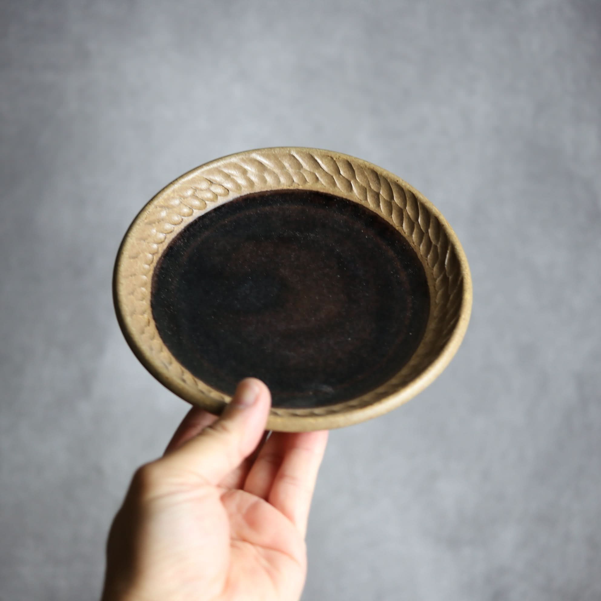 5寸皿1 ナッツ ブラウン やちむん 陶器 nagaremo やちむん 陶器.