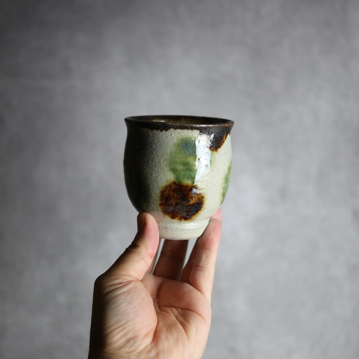 湯呑2 三彩 点打 やちむん 陶器 栄一工房