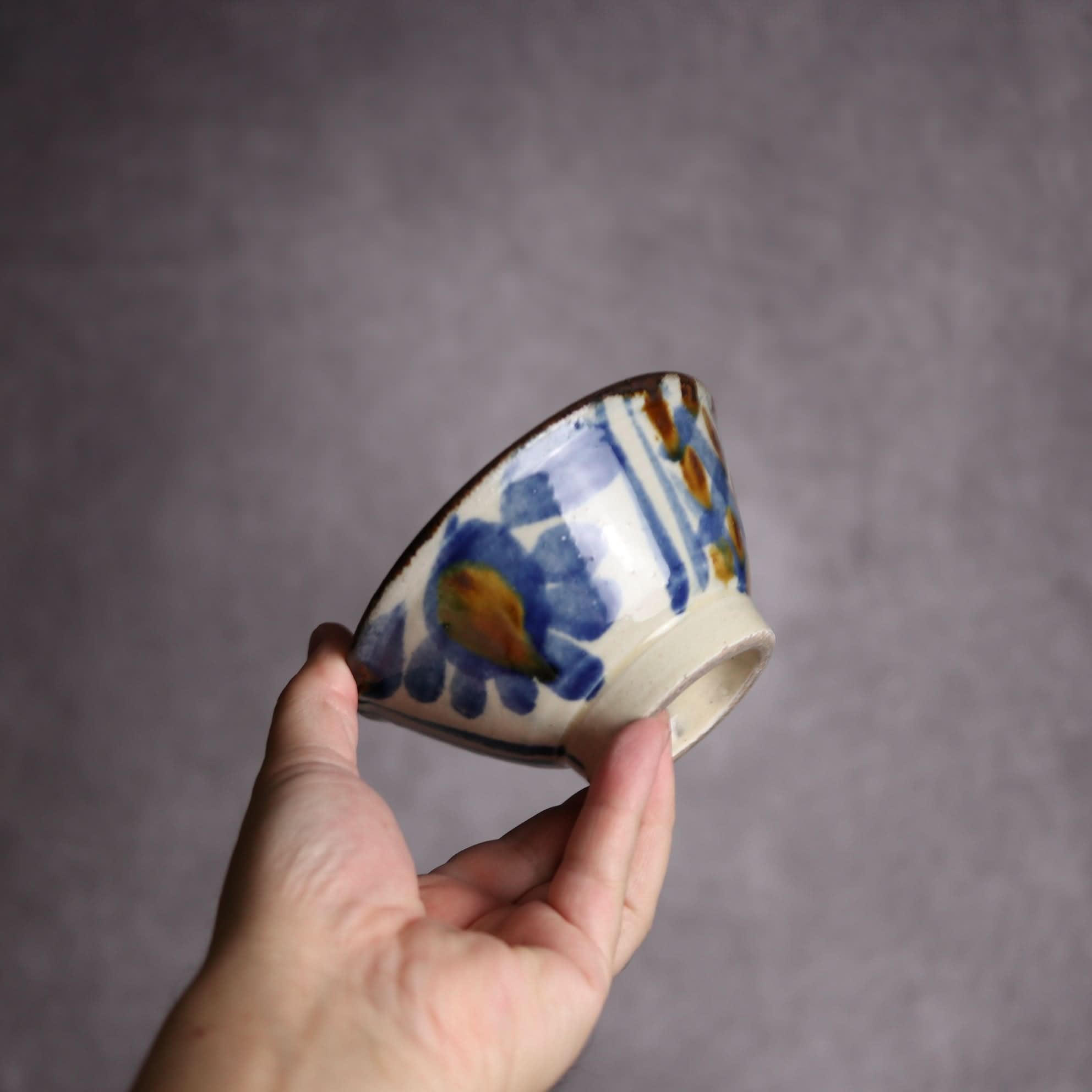 4寸マカイ2 飴 呉須釉 格子点打 菊花唐草 やちむん 陶器 いずみ窯 島袋工房 やちむん 陶器.