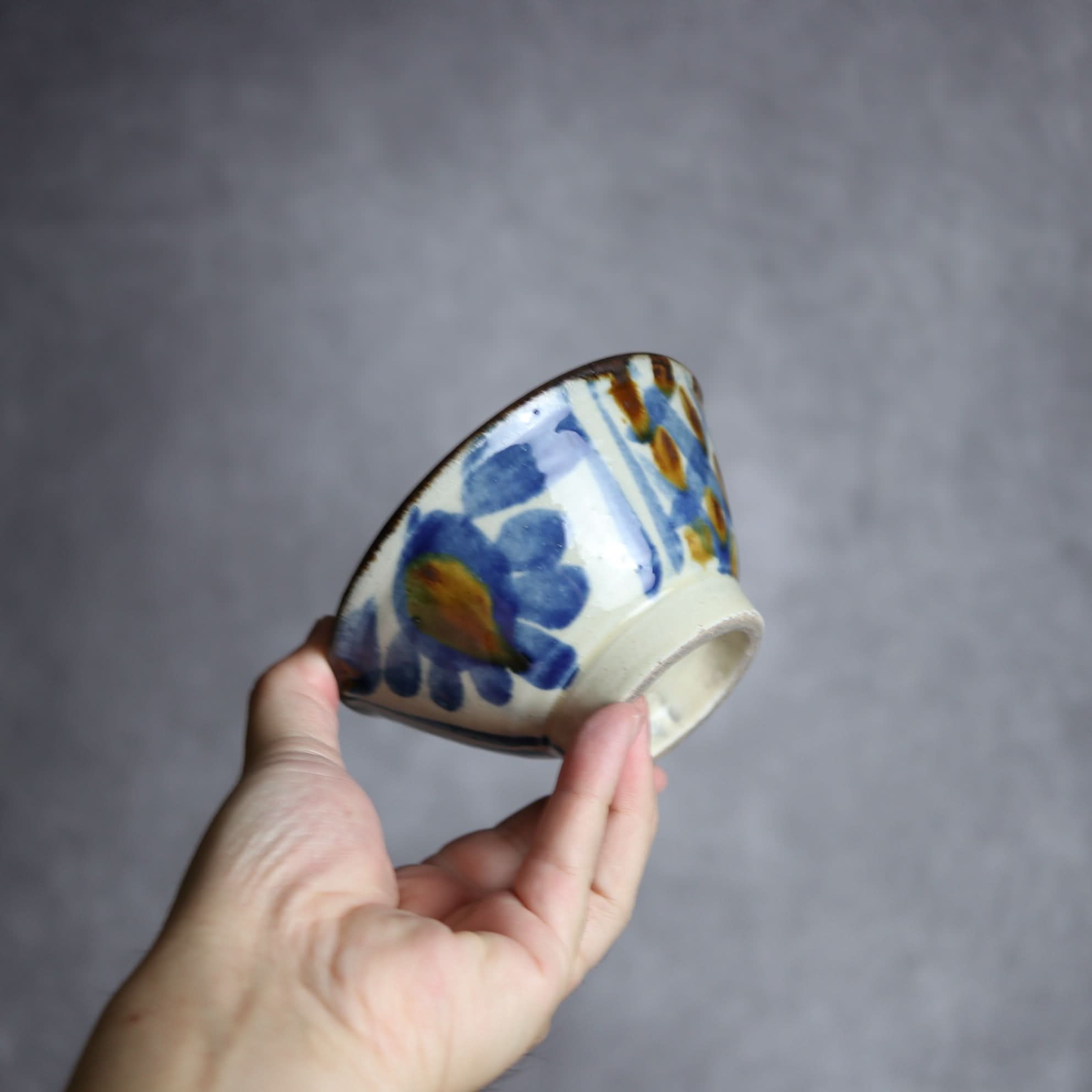 4寸マカイ2 飴 呉須釉 格子点打 菊花唐草 やちむん 陶器 いずみ窯 島袋工房 やちむん 陶器.