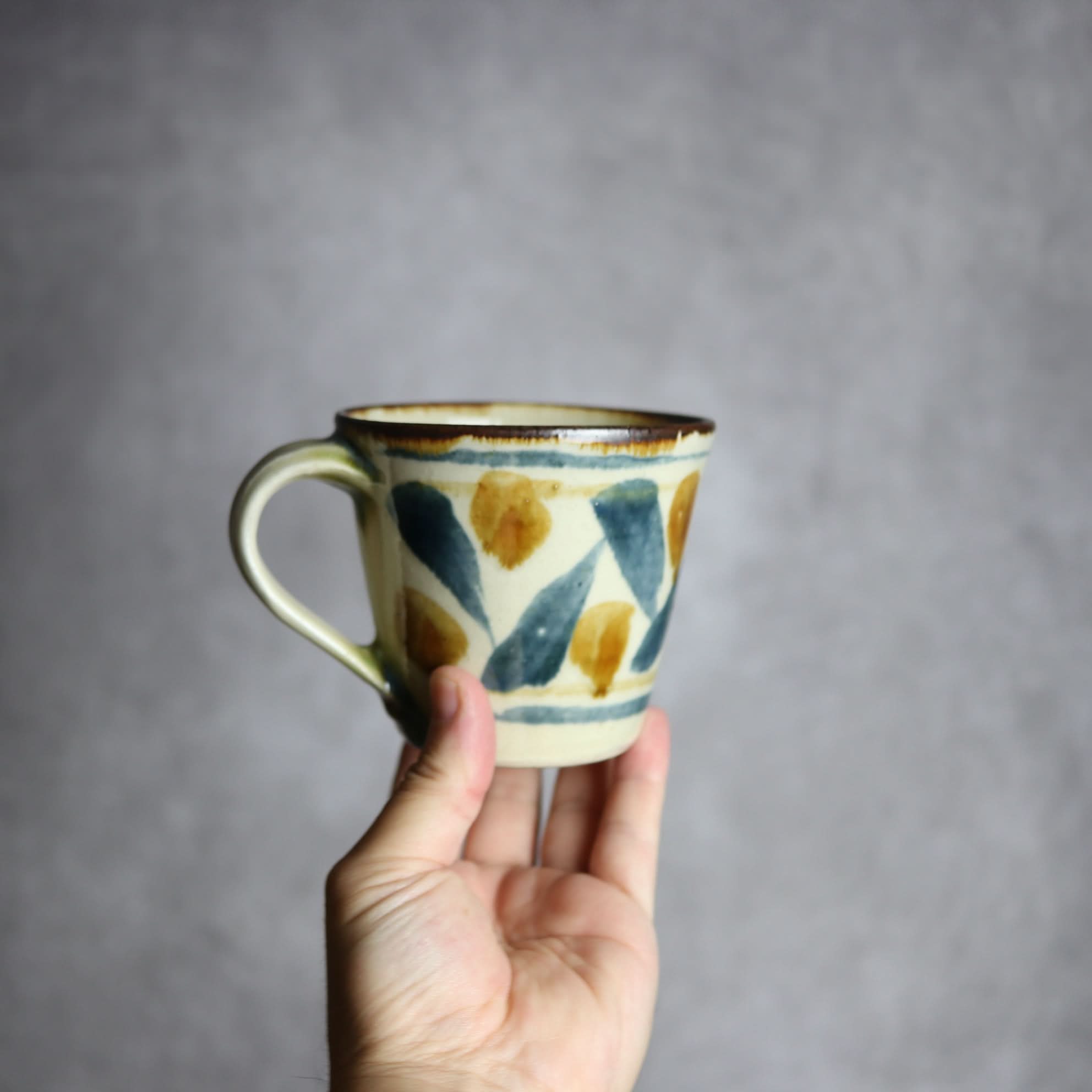 マグカップ2 飴 呉須釉 格子点打 やちむん 陶器 いずみ窯 島袋工房 やちむん 陶器.