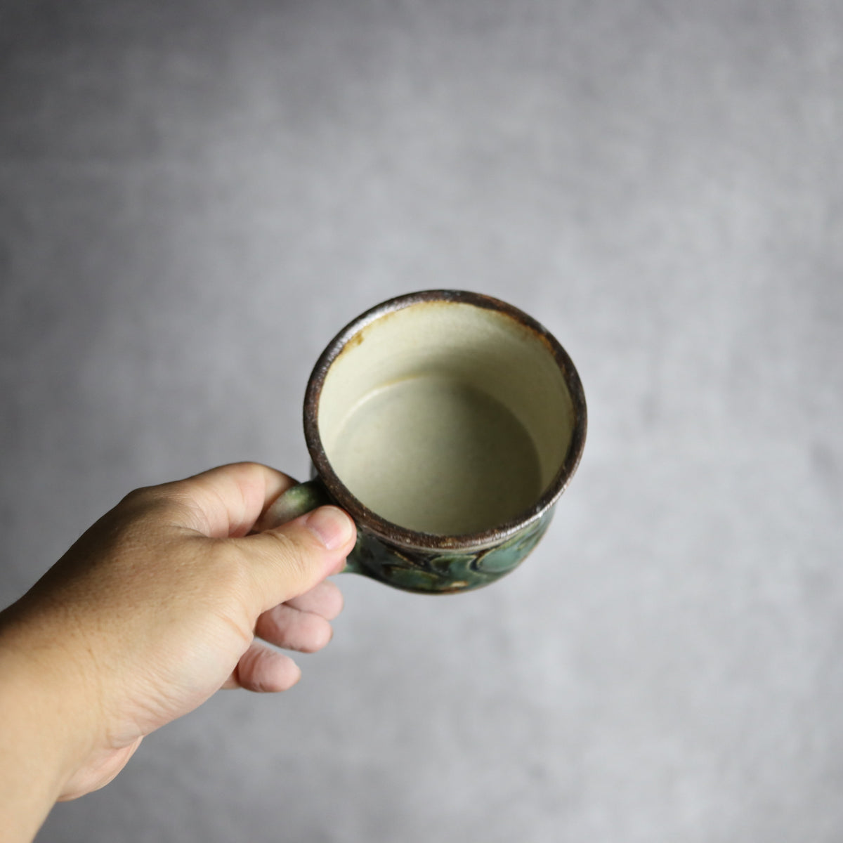 コーヒーカップ1 三彩 線彫唐草 やちむん 陶器 栄一工房