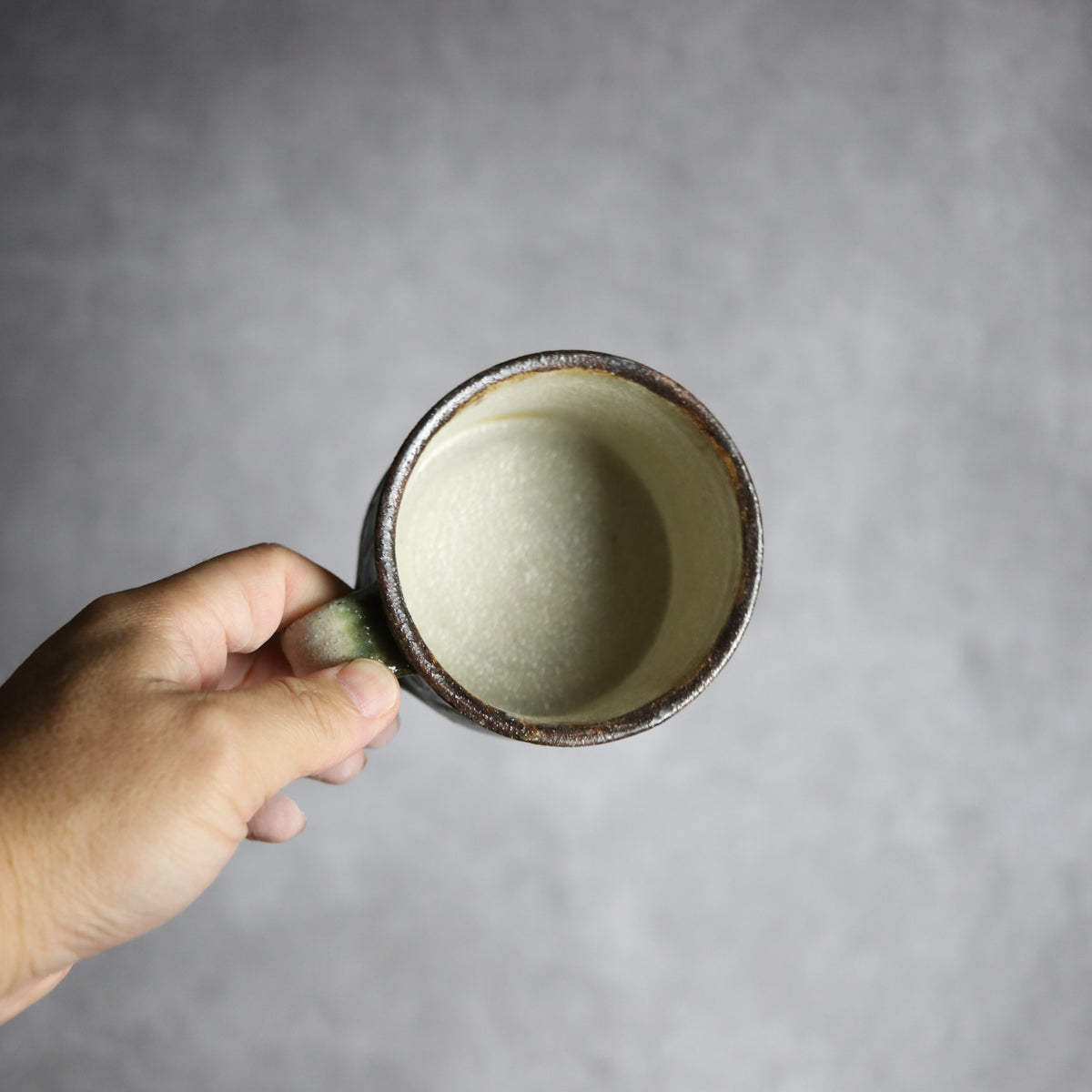 コーヒーカップ1 三彩 線彫唐草 やちむん 陶器 栄一工房