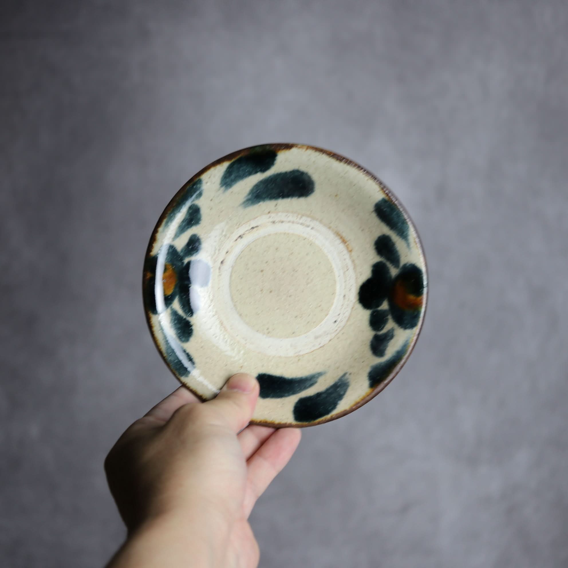 4.5寸皿1 飴 呉須釉 菊唐草 やちむん 陶器 北窯 松田共司工房 やちむん 陶器.