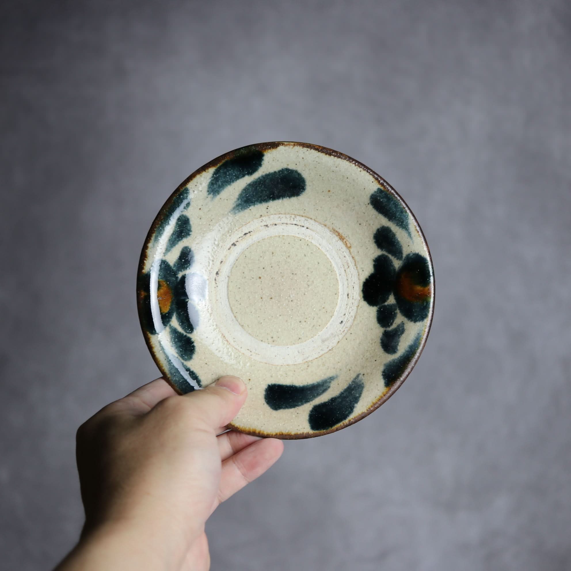 4.5寸皿1 飴 呉須釉 菊唐草 やちむん 陶器 北窯 松田共司工房 やちむん 陶器.