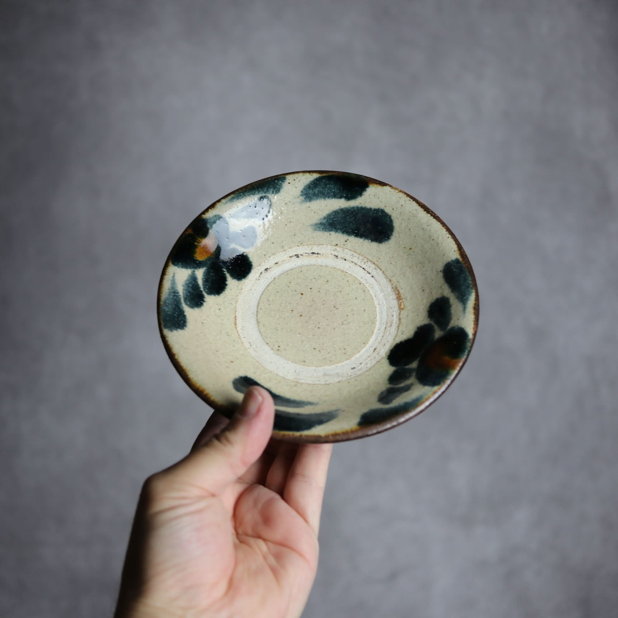 4.5寸皿1 飴 呉須釉 菊唐草 やちむん 陶器 北窯 松田共司工房 やちむん 陶器.
