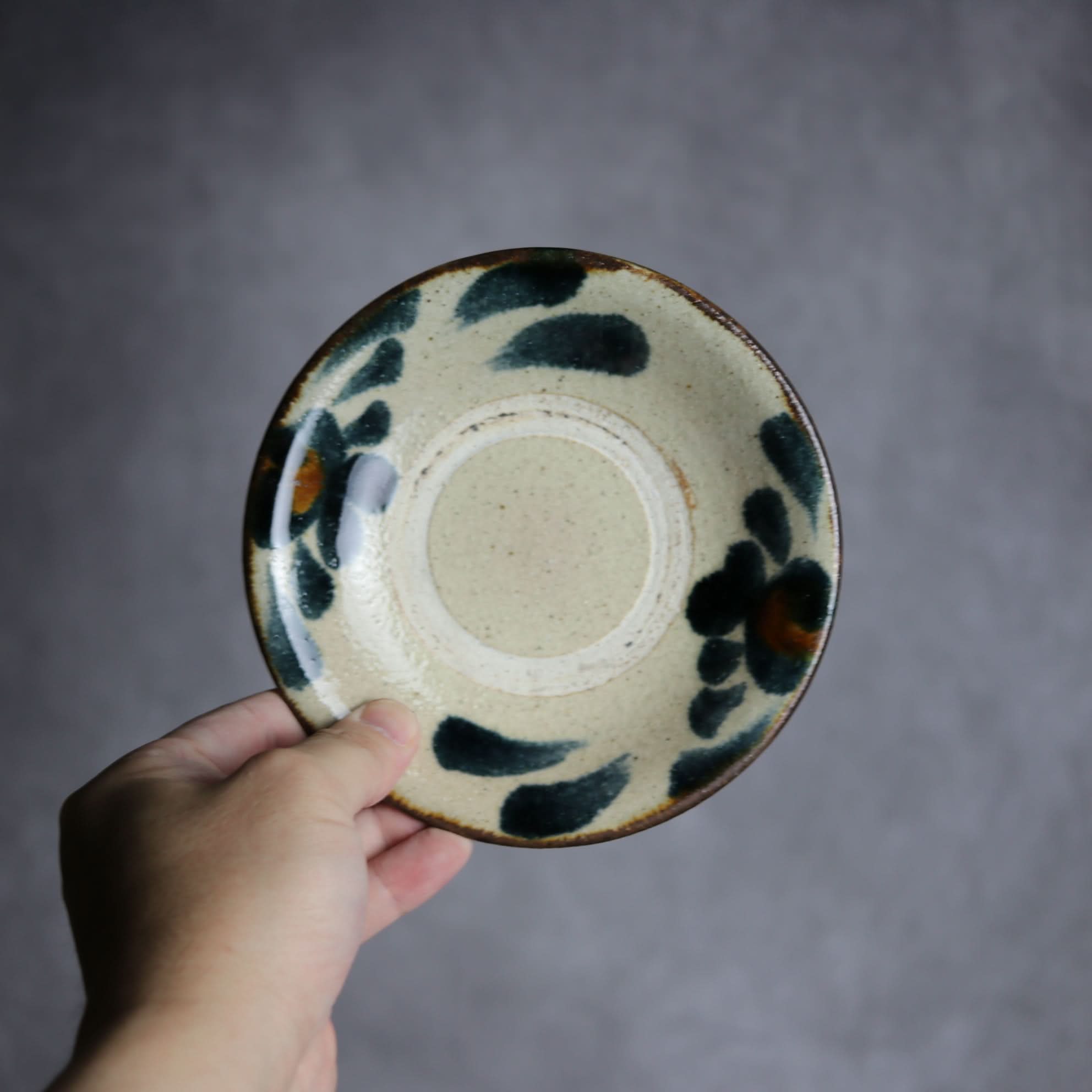 4.5寸皿1 飴 呉須釉 菊唐草 やちむん 陶器 北窯 松田共司工房 やちむん 陶器.
