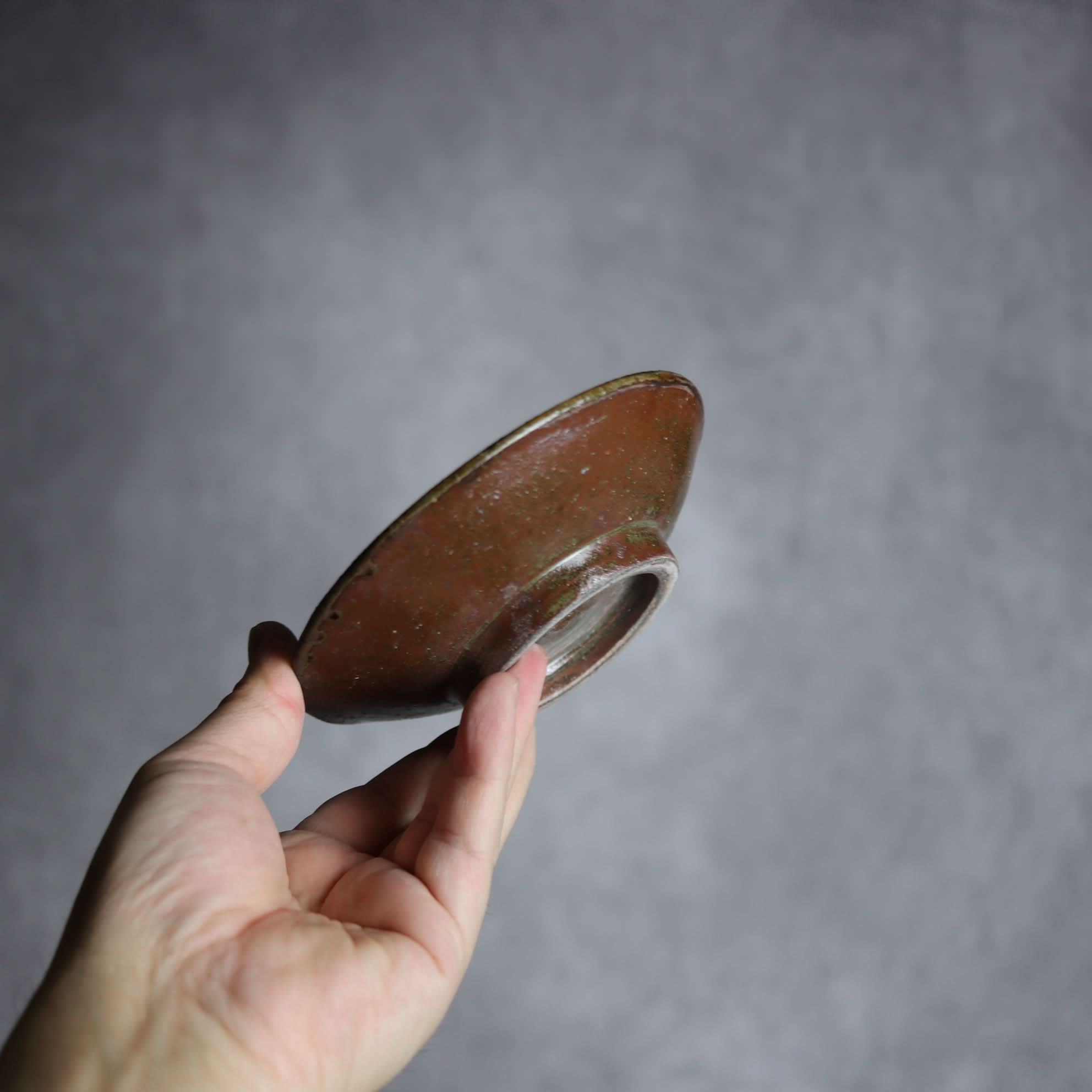 4寸皿1 飴 呉須釉 菊唐草 やちむん 陶器 北窯 松田共司工房 やちむん 陶器.