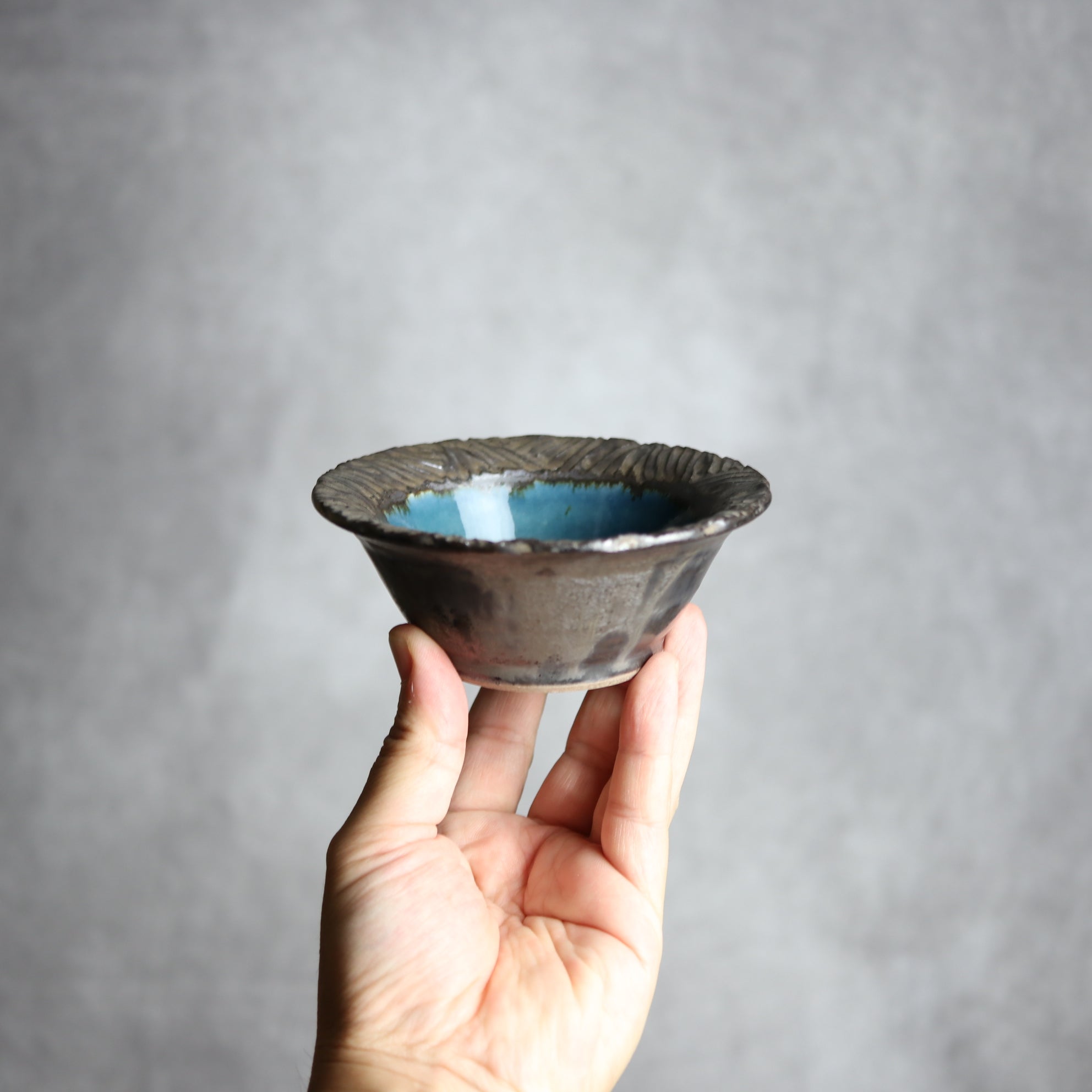 3.5寸ワンブー1 黒 彫り模様 やちむん 陶器 nagaremo やちむん 陶器.