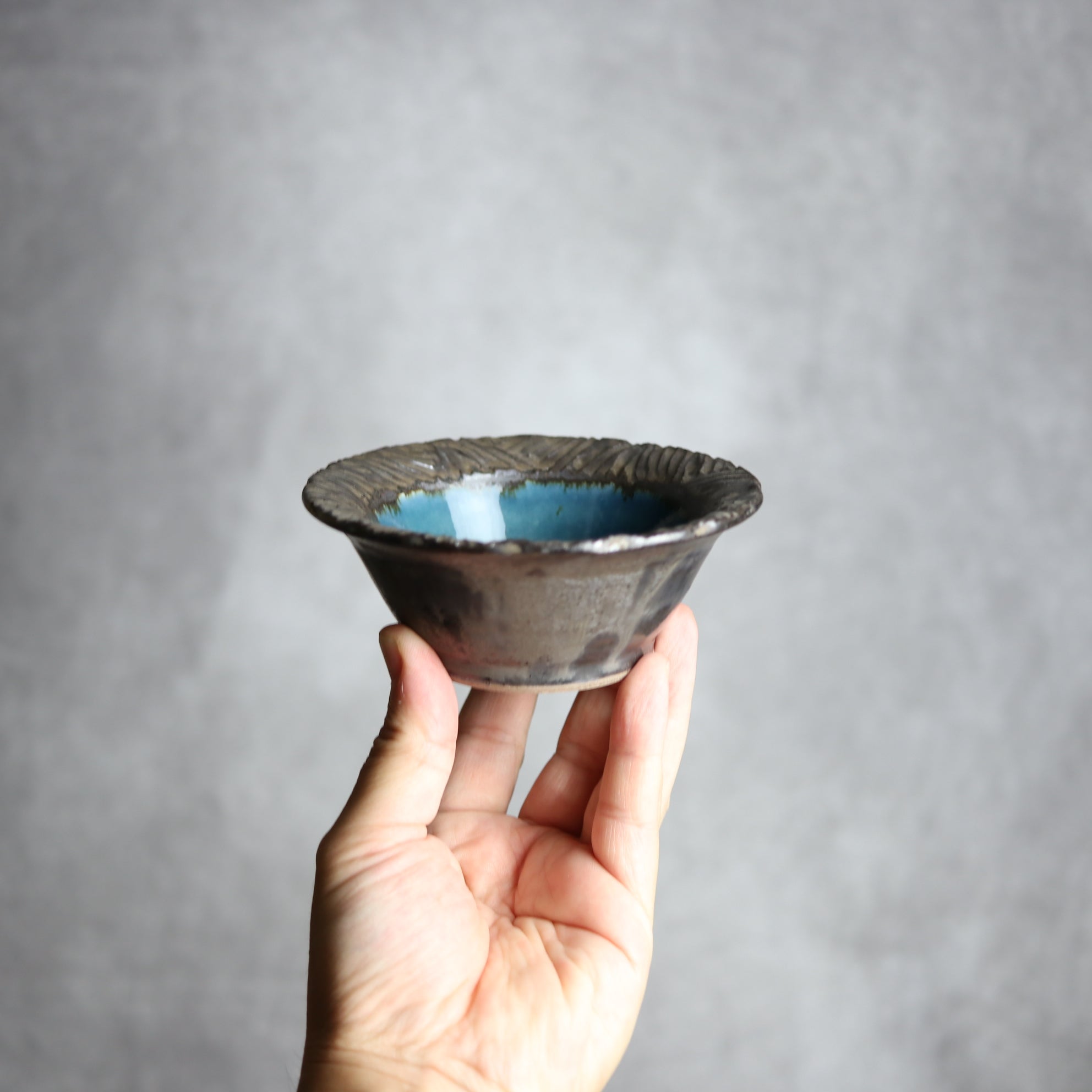 3.5寸ワンブー1 黒 彫り模様 やちむん 陶器 nagaremo やちむん 陶器.