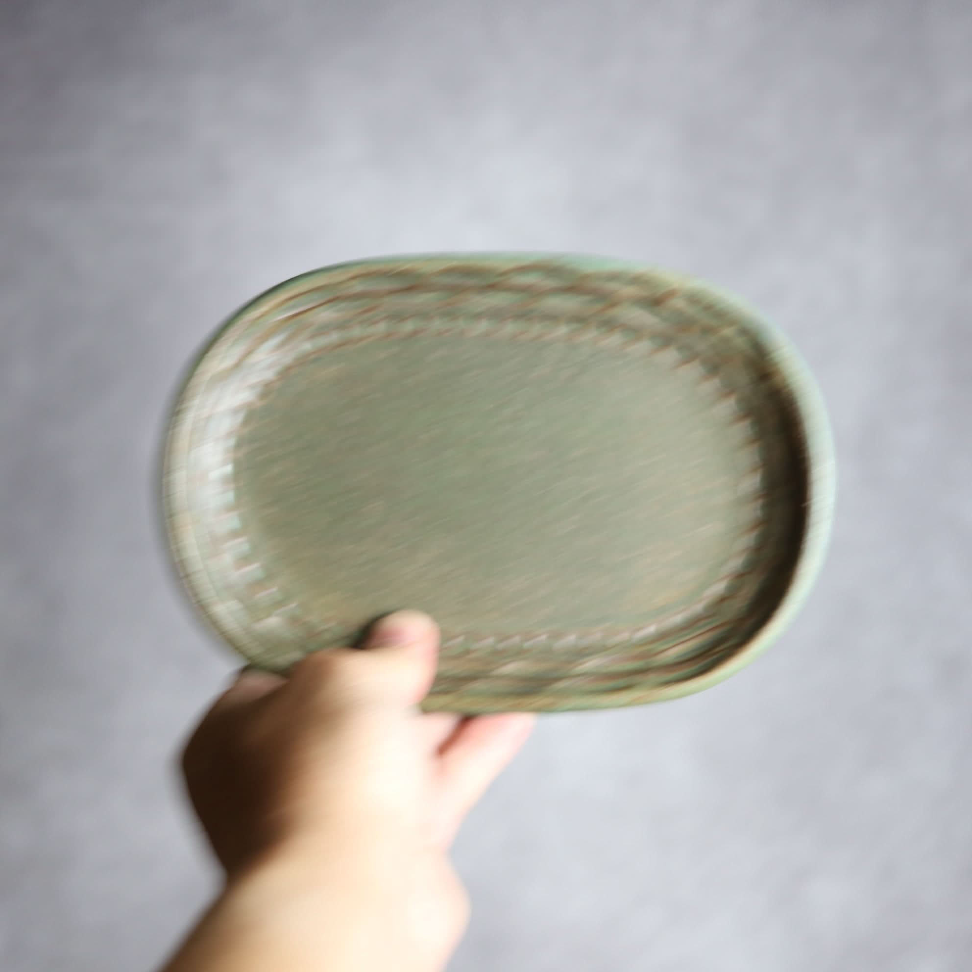 オーバル皿1 しのぎ グリーン やちむん 陶器 nagaremo やちむん 陶器.