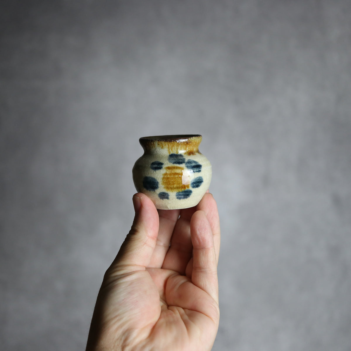 楊枝壺1 飴 呉須釉 印花 やちむん 陶器 北窯 松田共司工房