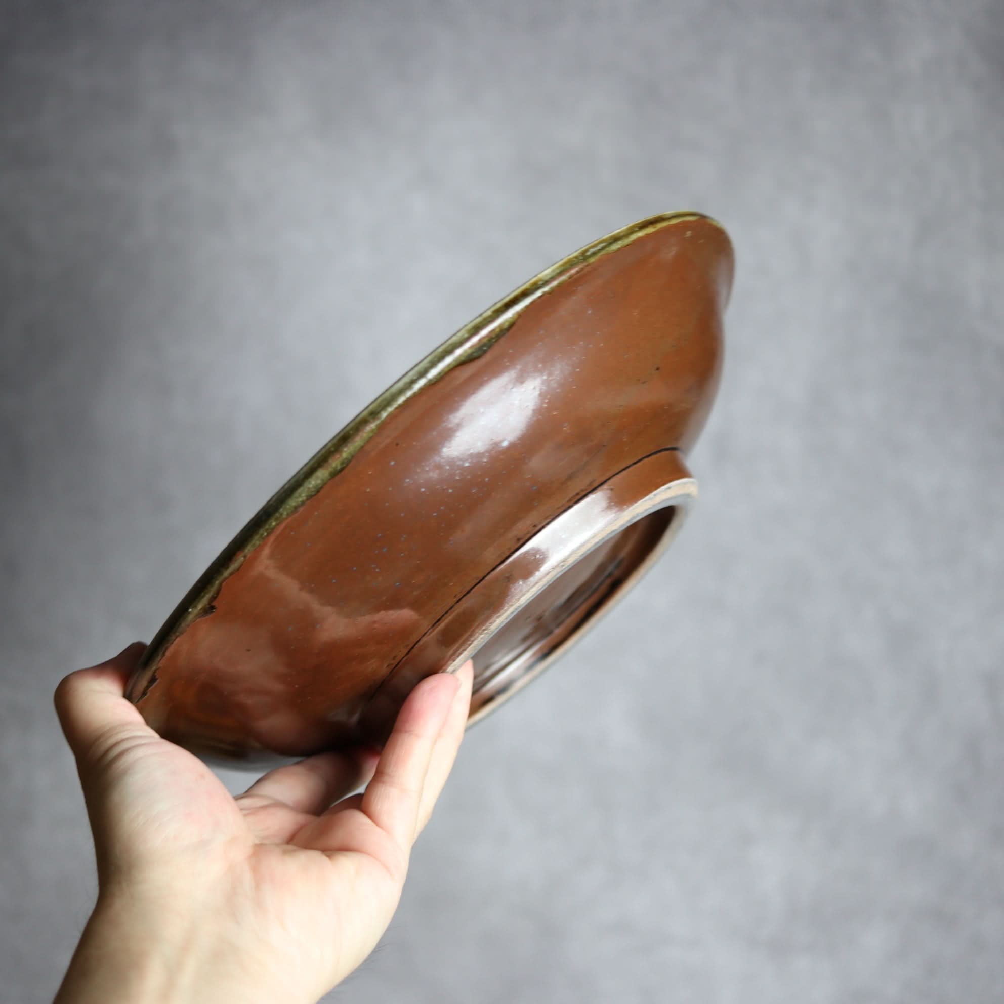 9寸皿1 緑釉 線彫唐草 掻落 やちむん 陶器 北窯 宮城正享工房 やちむん 陶器.