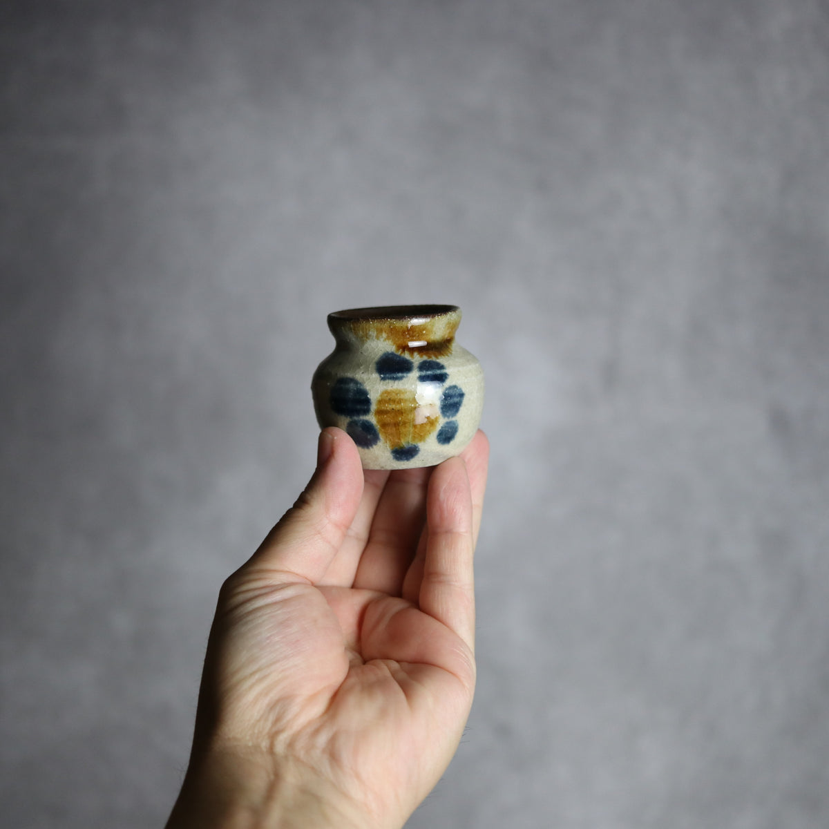楊枝壺3 飴 呉須釉 印花 やちむん 陶器 北窯 松田共司工房