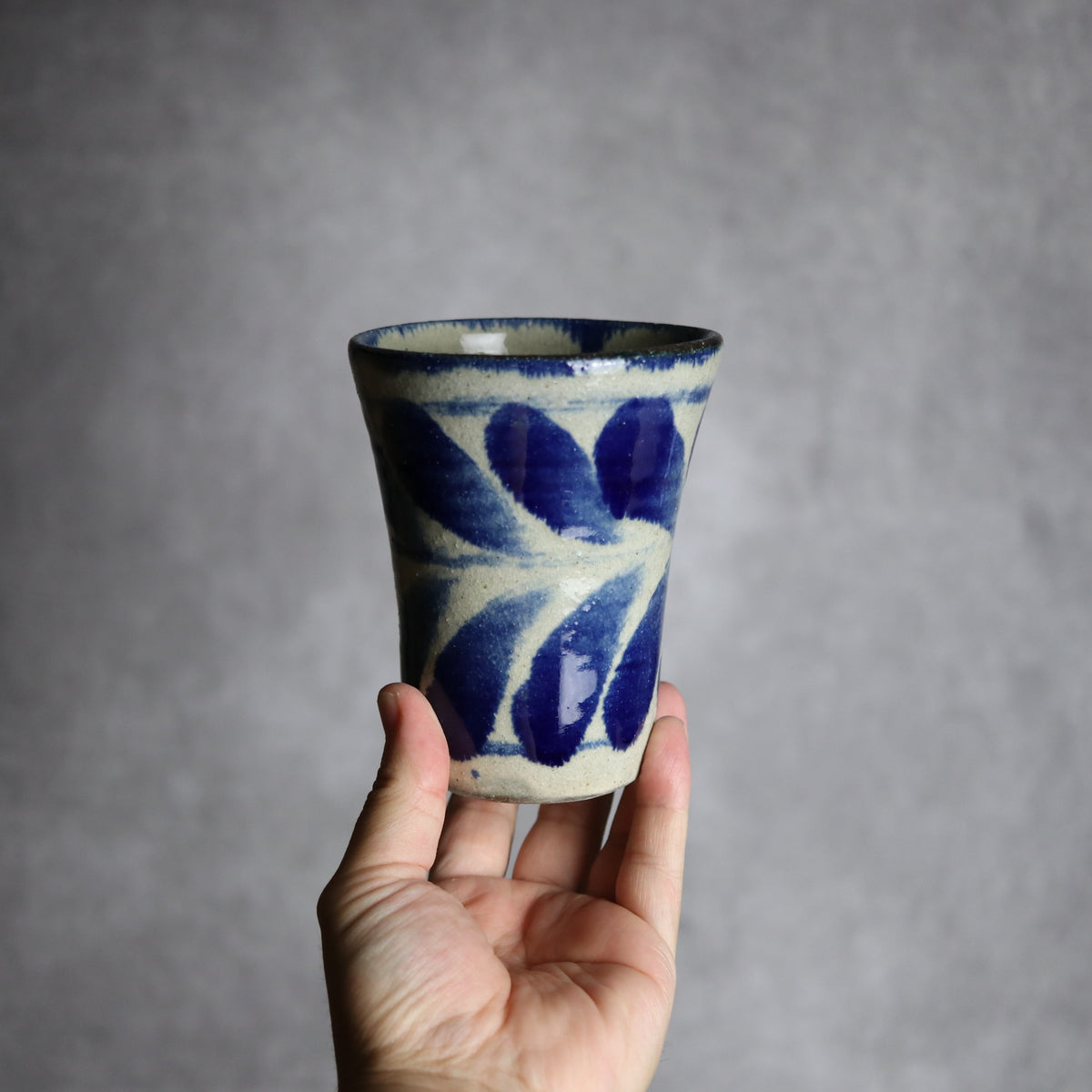 Vカップ 大1 呉須釉 双葉 やちむん 陶器 北窯 松田共司工房