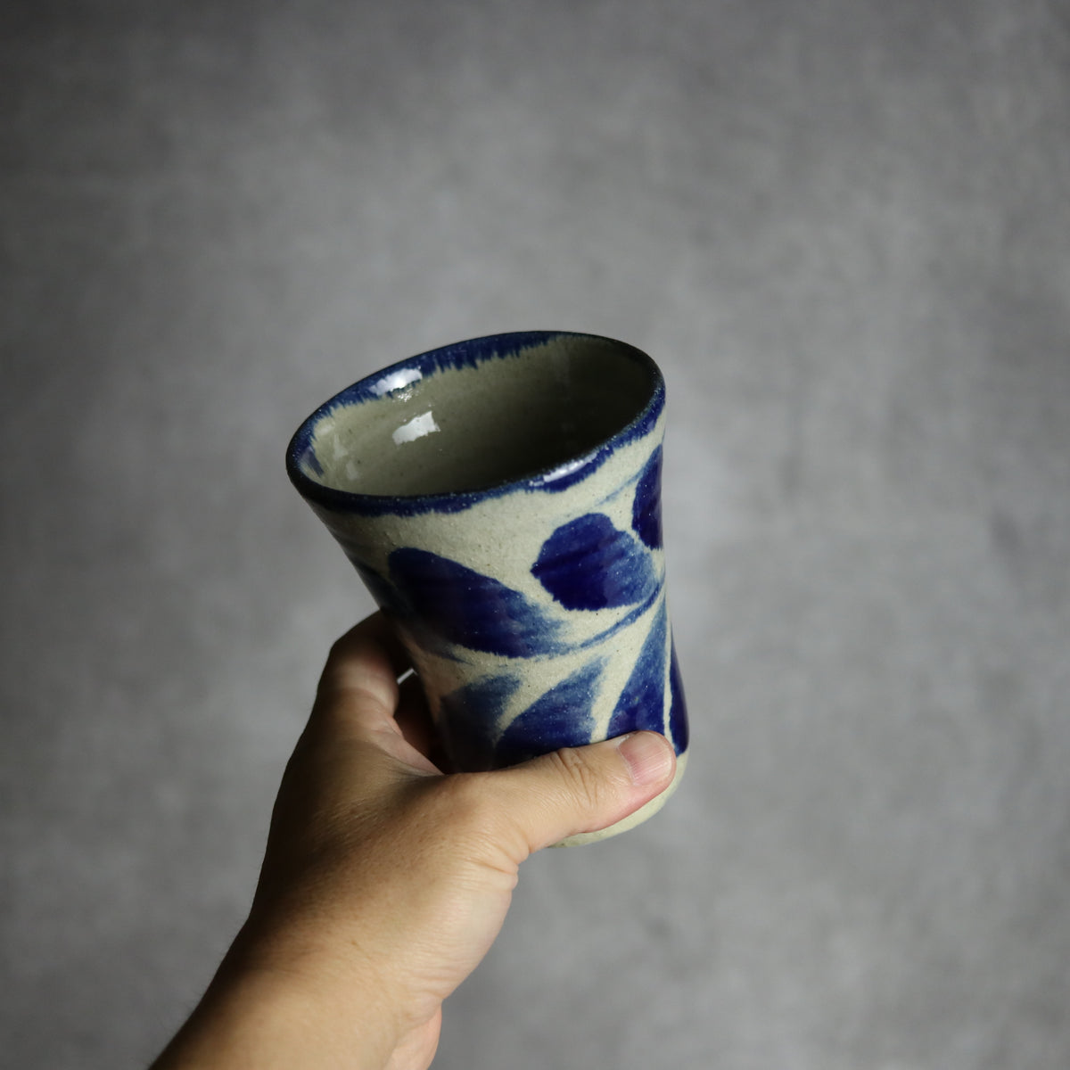 Vカップ 大1 呉須釉 双葉 やちむん 陶器 北窯 松田共司工房