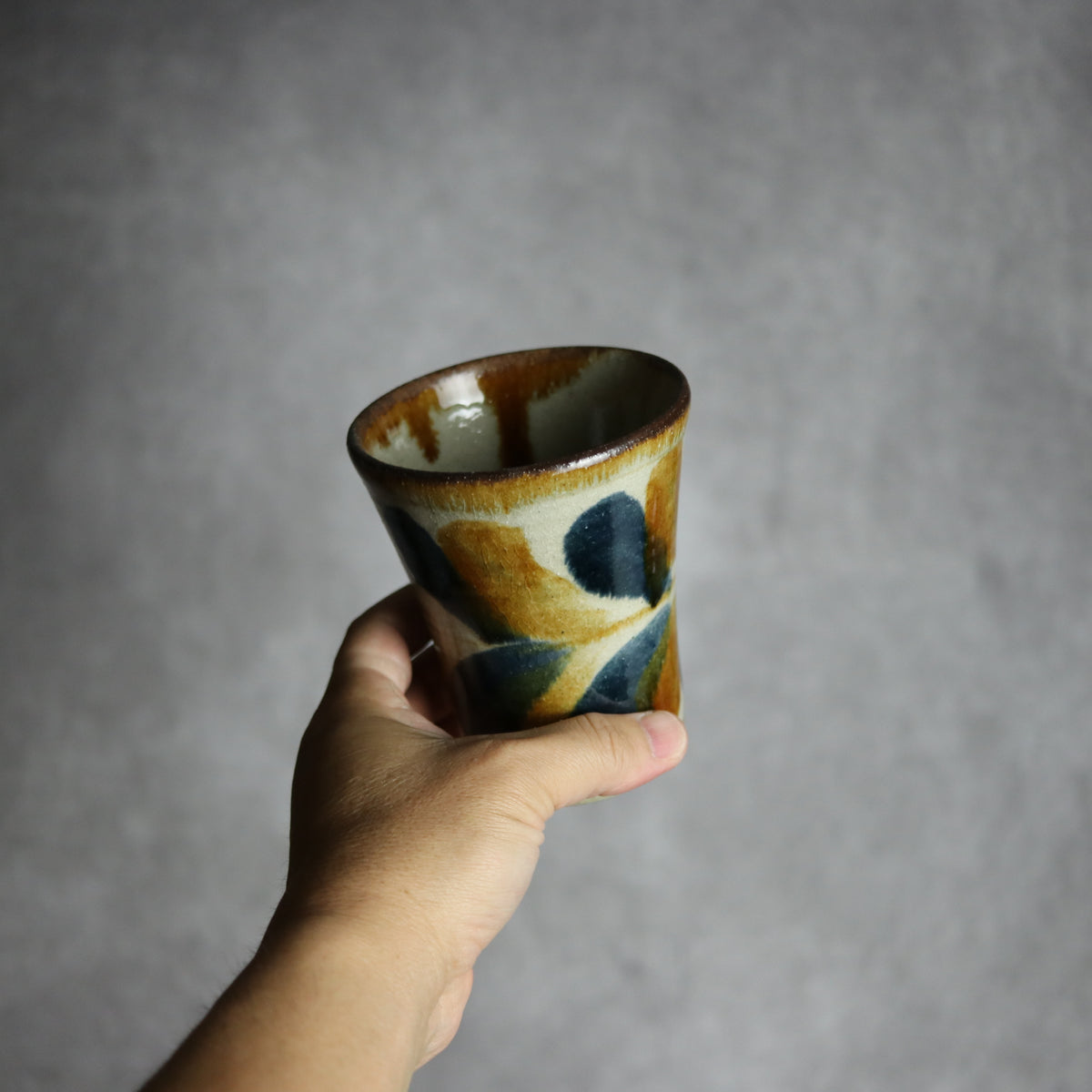 Vカップ 大1 飴 呉須釉 双葉 やちむん 陶器 北窯 松田共司工房