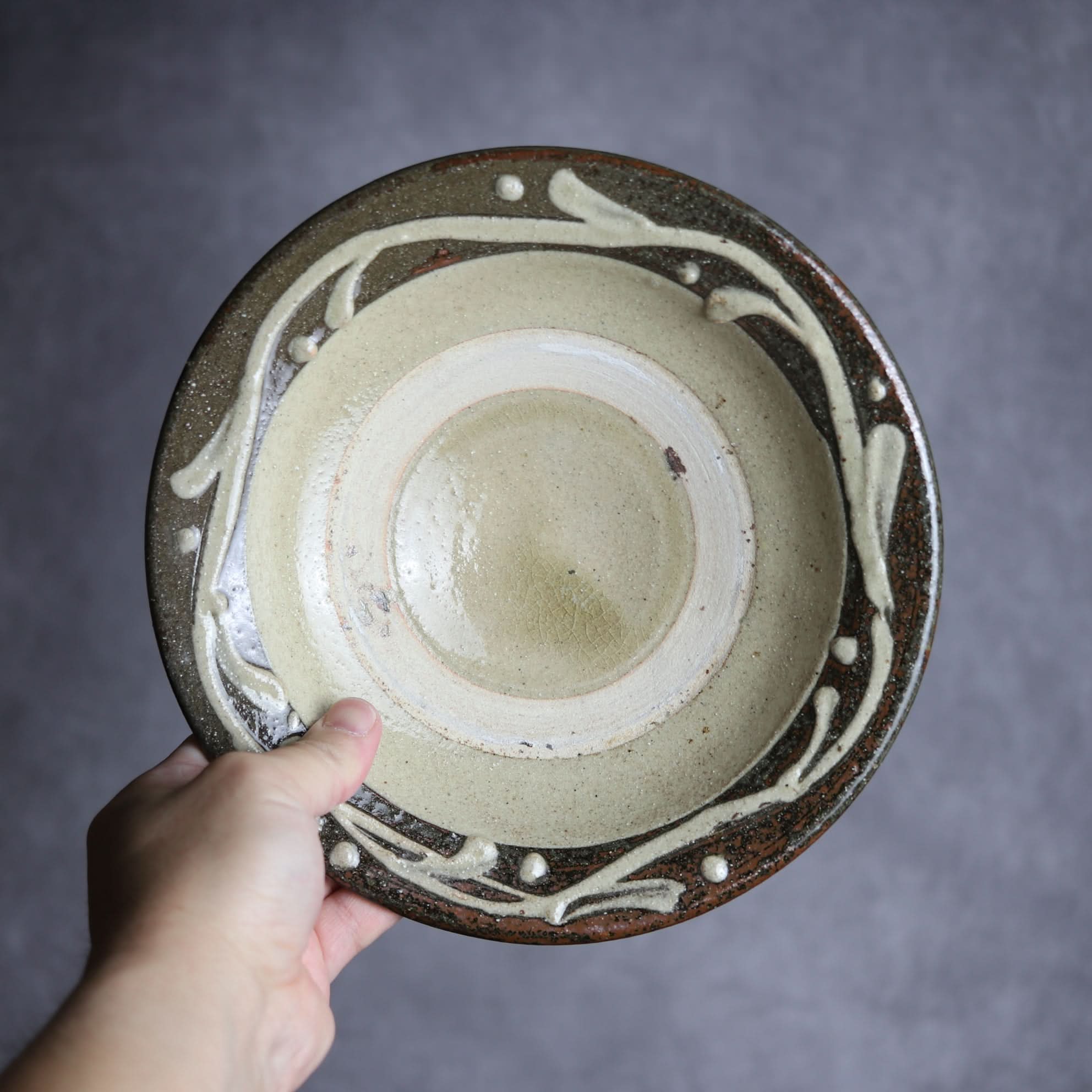 7寸皿1 イッチン 唐草 やちむん 陶器 北窯 宮城正享工房 やちむん 陶器.