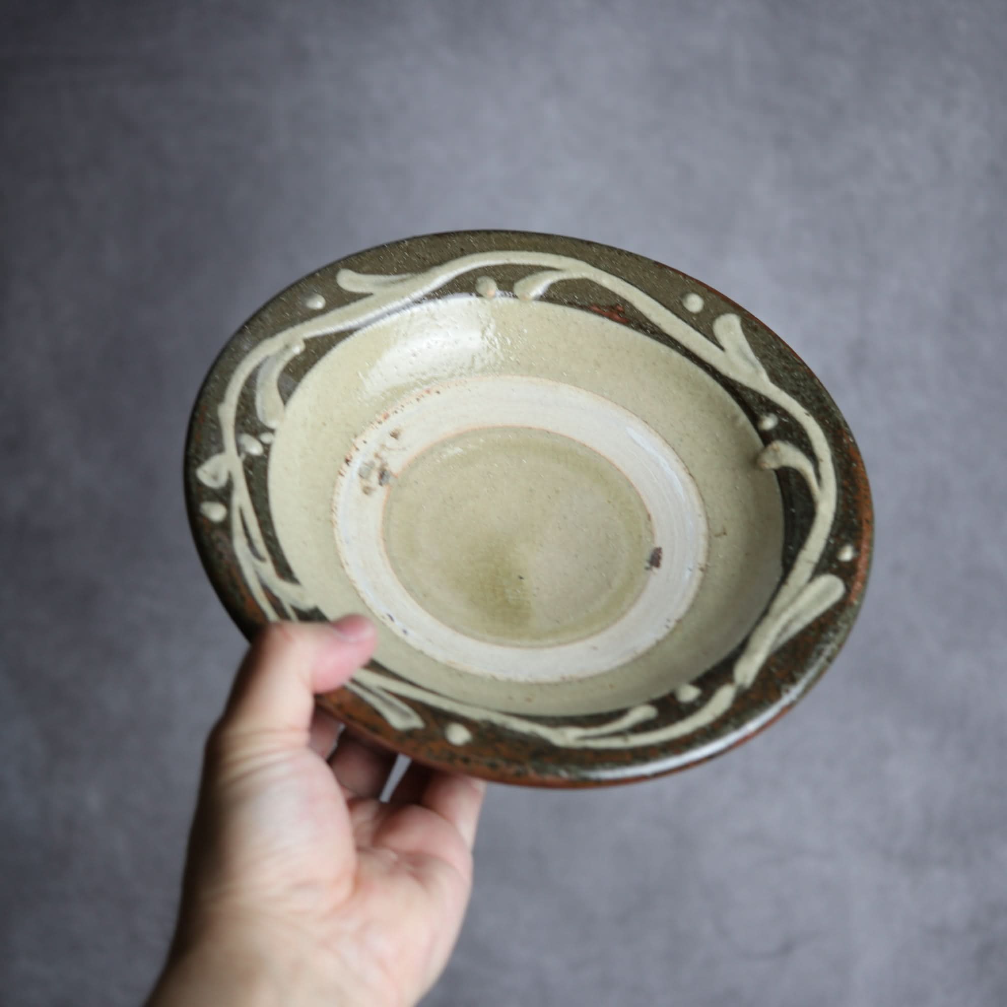 7寸皿1 イッチン 唐草 やちむん 陶器 北窯 宮城正享工房 やちむん 陶器.