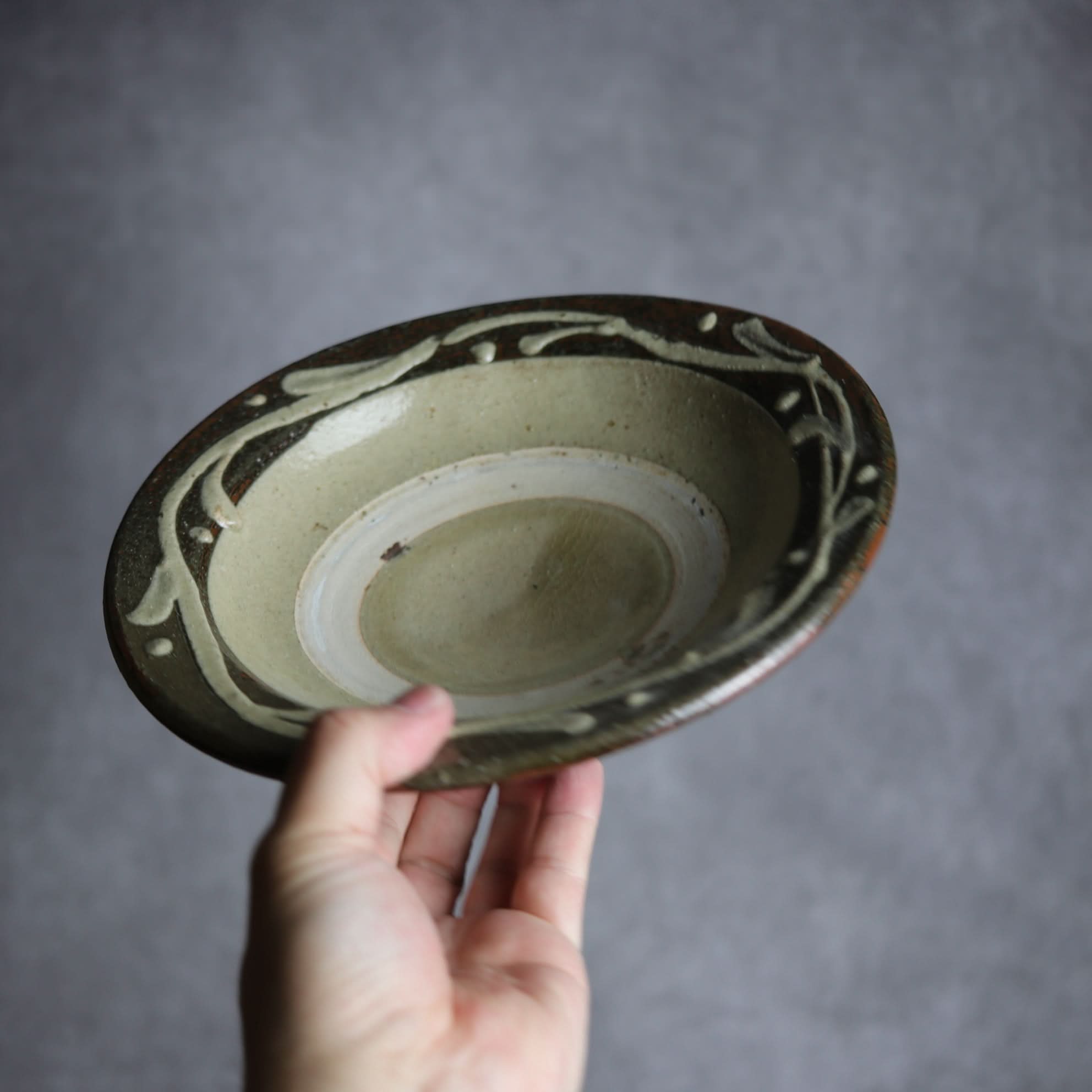 7寸皿1 イッチン 唐草 やちむん 陶器 北窯 宮城正享工房 やちむん 陶器.