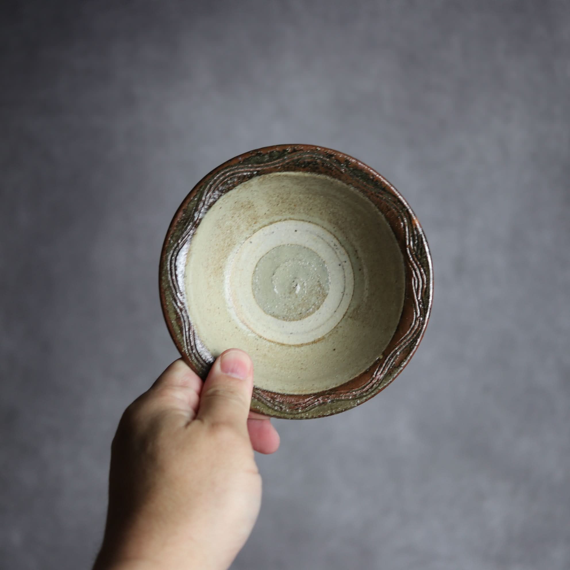 4寸ワンブー1 櫛掻 波紋 やちむん 陶器 北窯 宮城正享工房 やちむん 陶器.