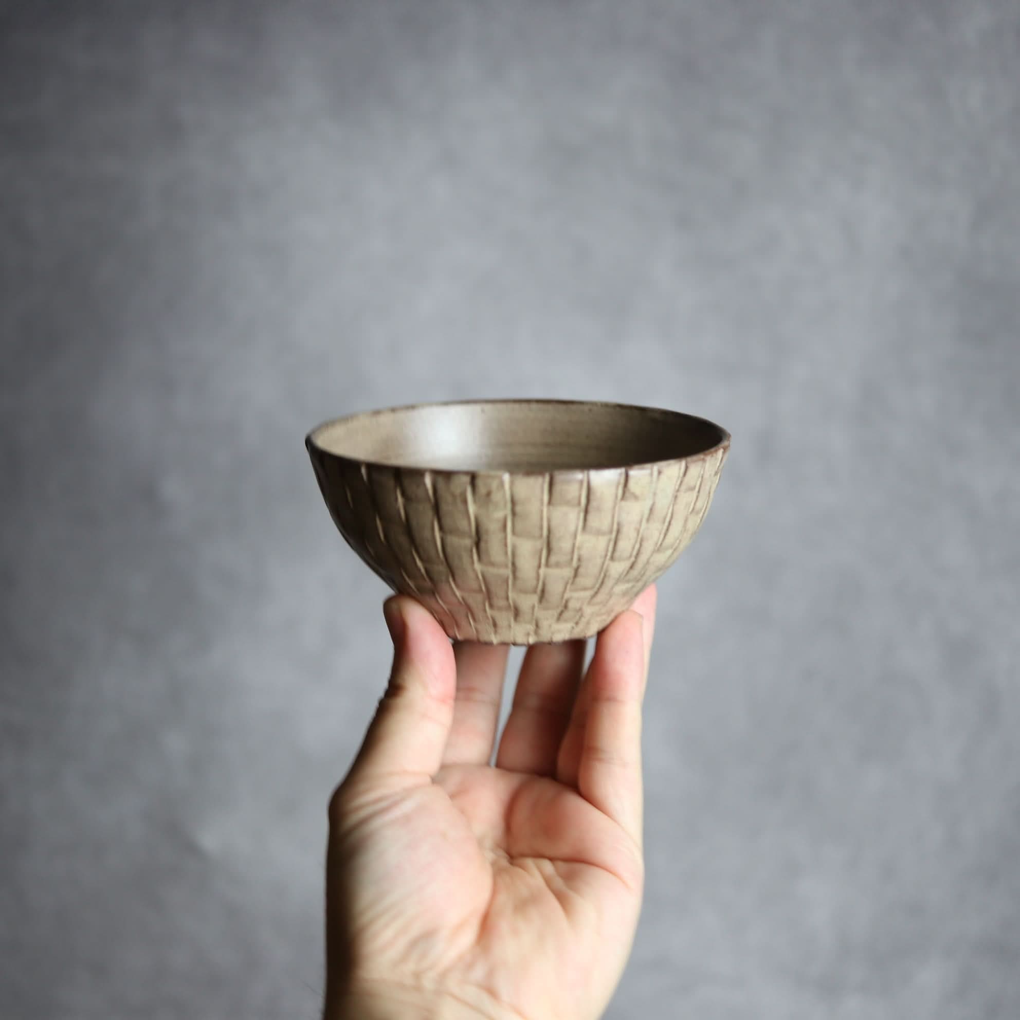 4寸ごはん茶碗 編込紋 サンドベージュ1 やちむん 陶器 cerca やちむん 陶器.