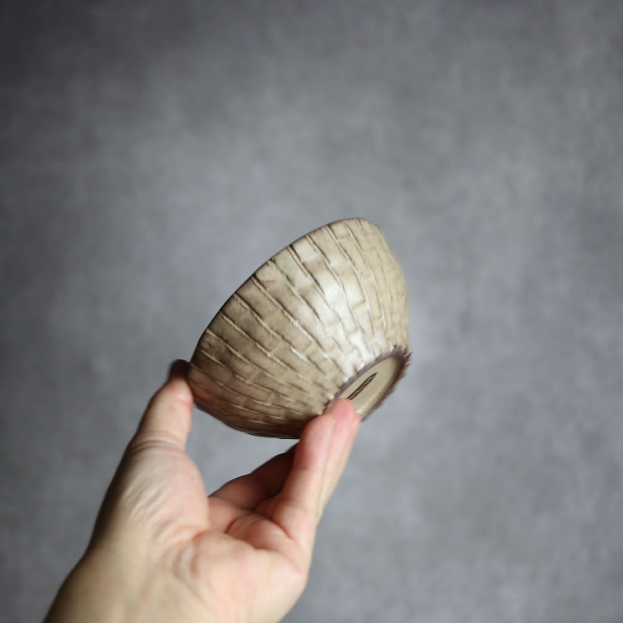 4寸ごはん茶碗 編込紋 サンドベージュ1 やちむん 陶器 cerca やちむん 陶器.