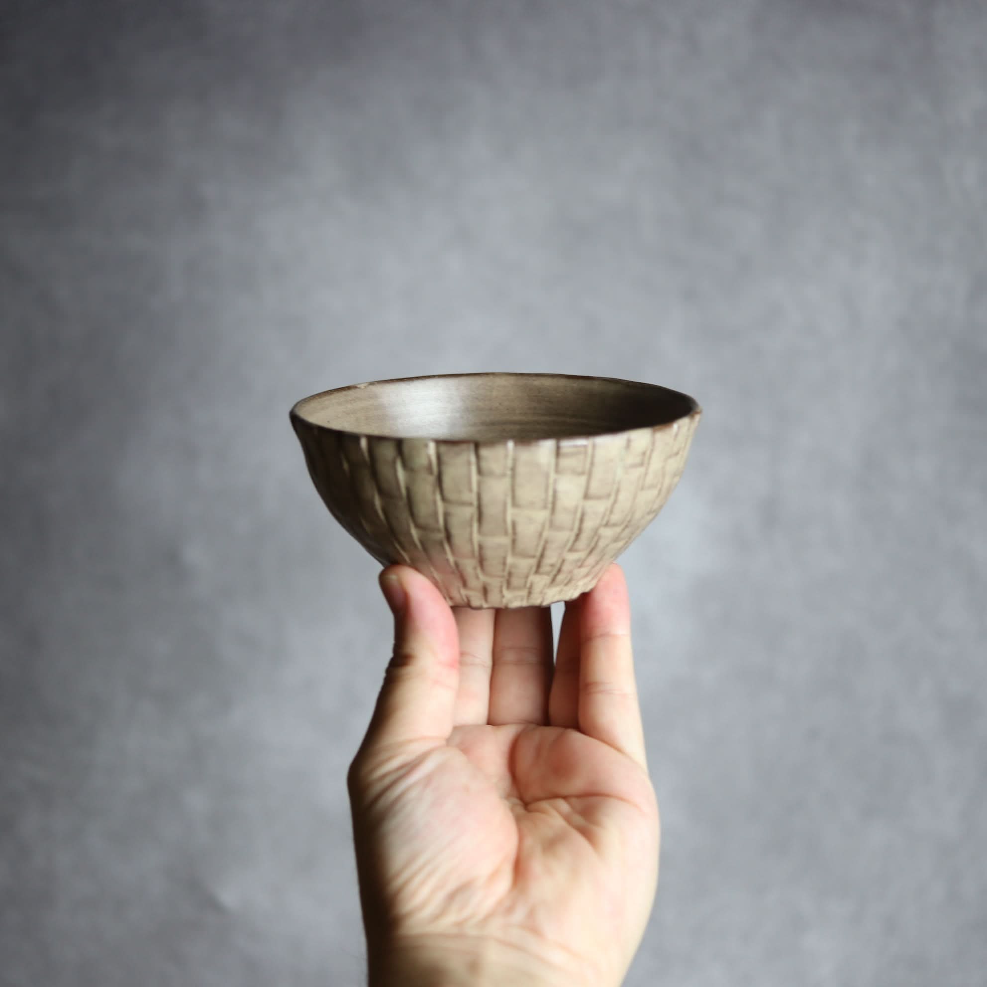 4寸ごはん茶碗 編込紋 サンドベージュ1 やちむん 陶器 cerca やちむん 陶器.