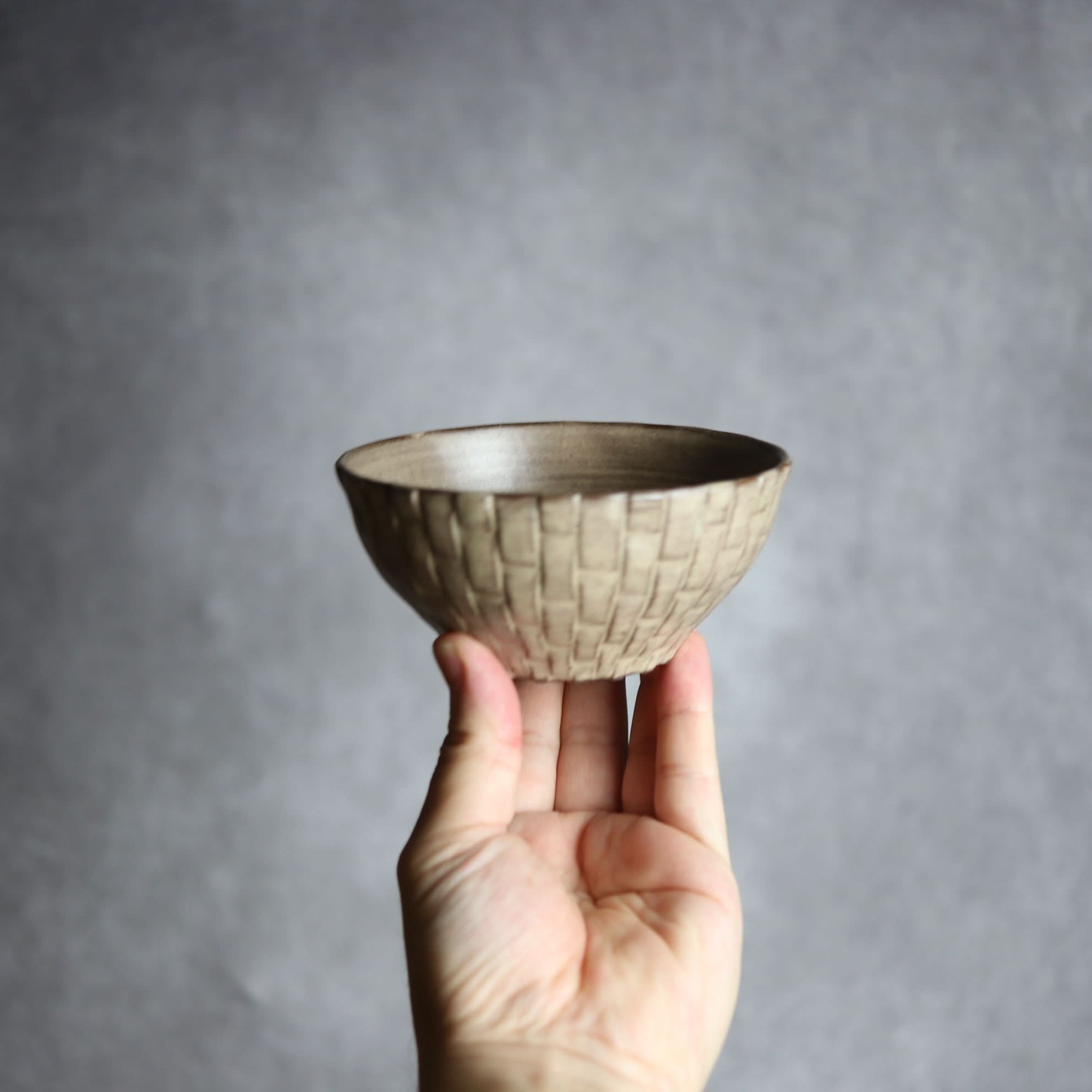 4寸ごはん茶碗 編込紋 サンドベージュ1 やちむん 陶器 cerca やちむん 陶器.