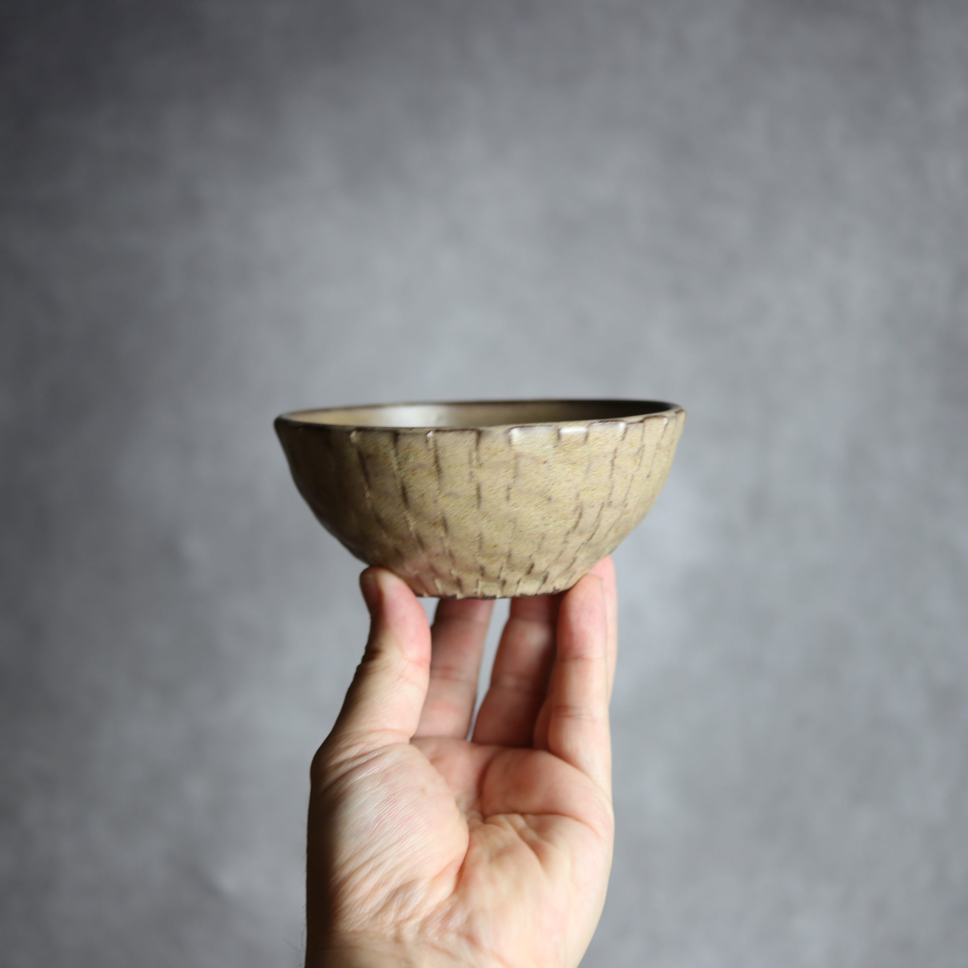 cerca - 4寸ごはん茶碗2 サンドベージュ 編込紋 やちむん 陶器 cerca - mundasui