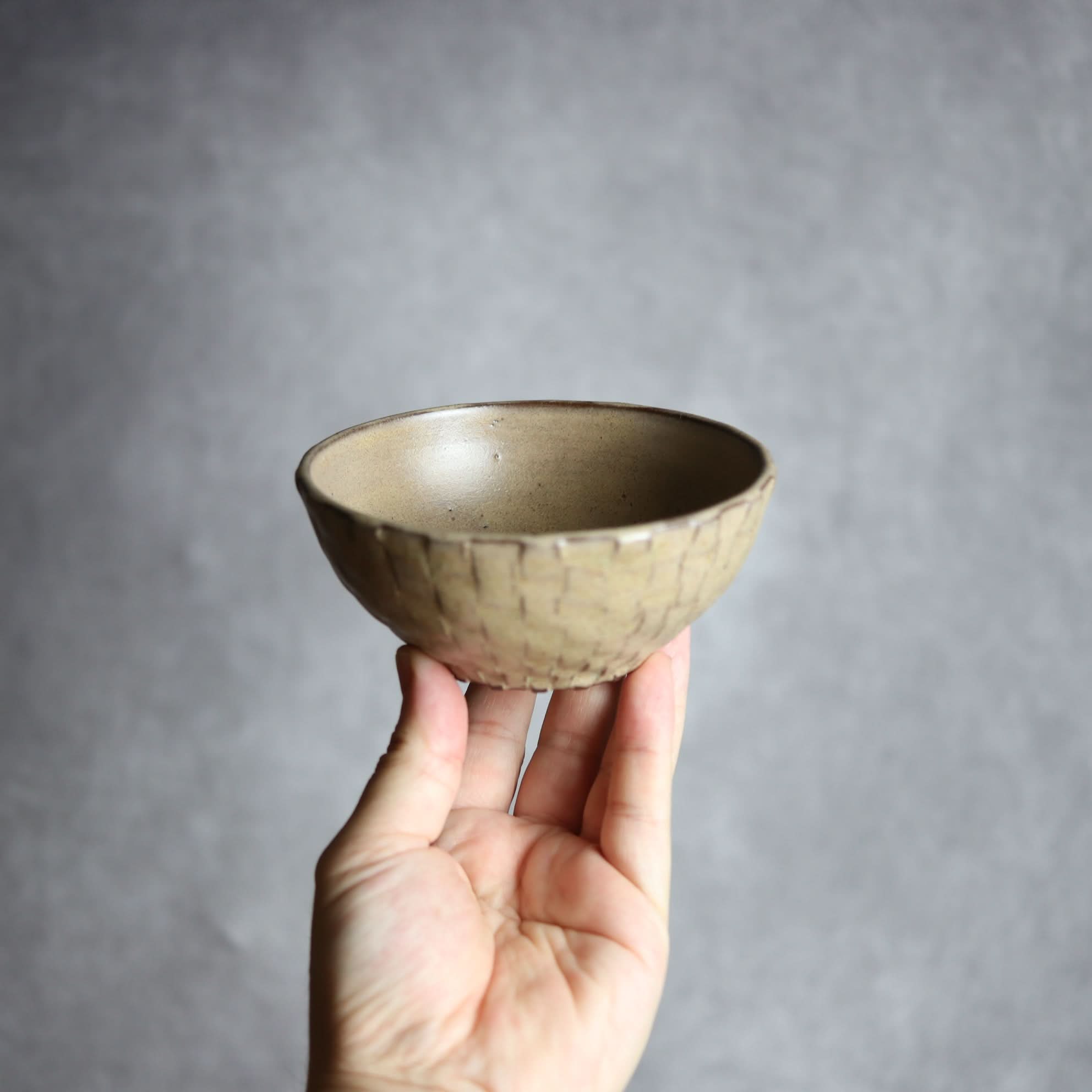 4寸ごはん茶碗2 サンドベージュ 編込紋 やちむん 陶器 cerca やちむん 陶器.
