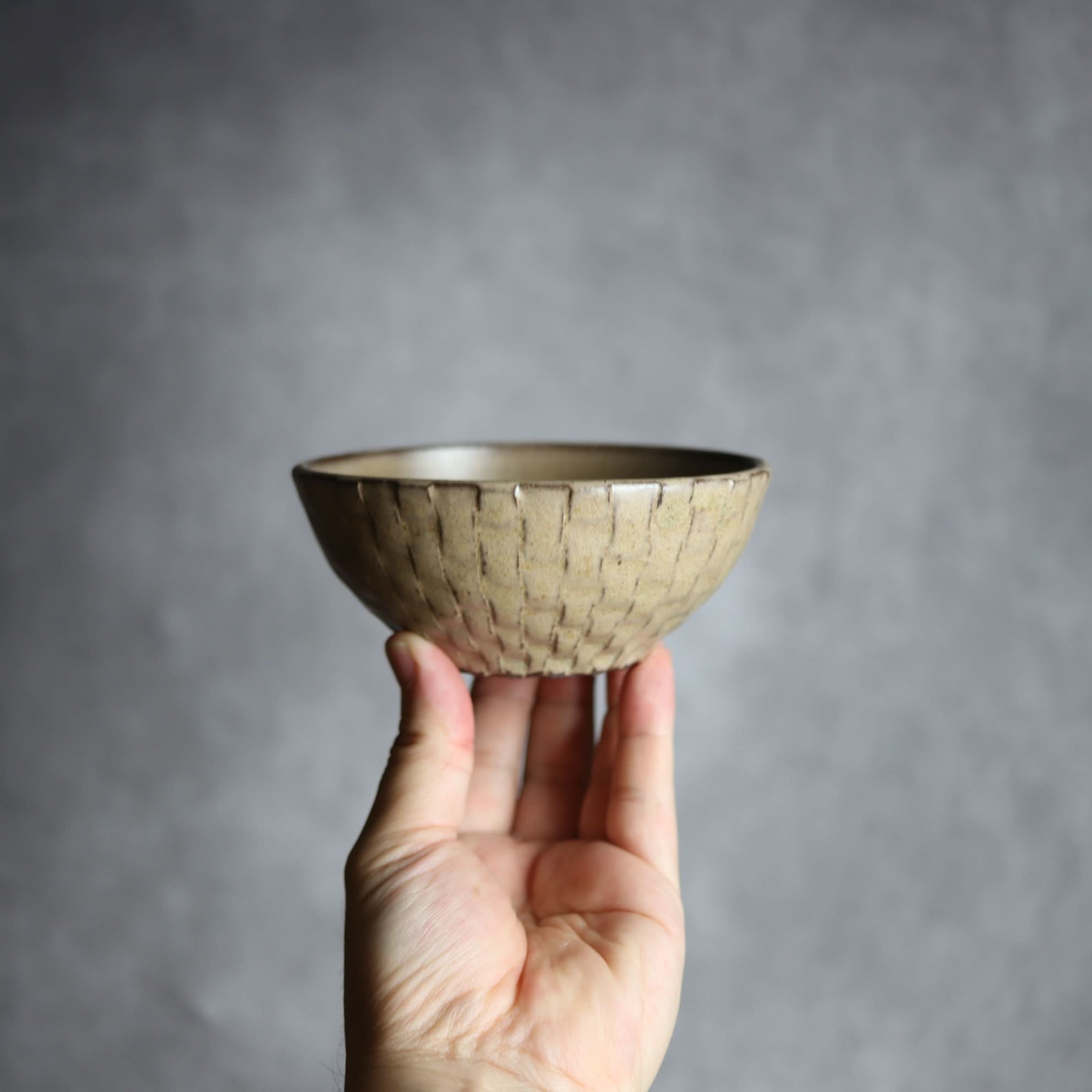 4寸ごはん茶碗2 サンドベージュ 編込紋 やちむん 陶器 cerca やちむん 陶器.
