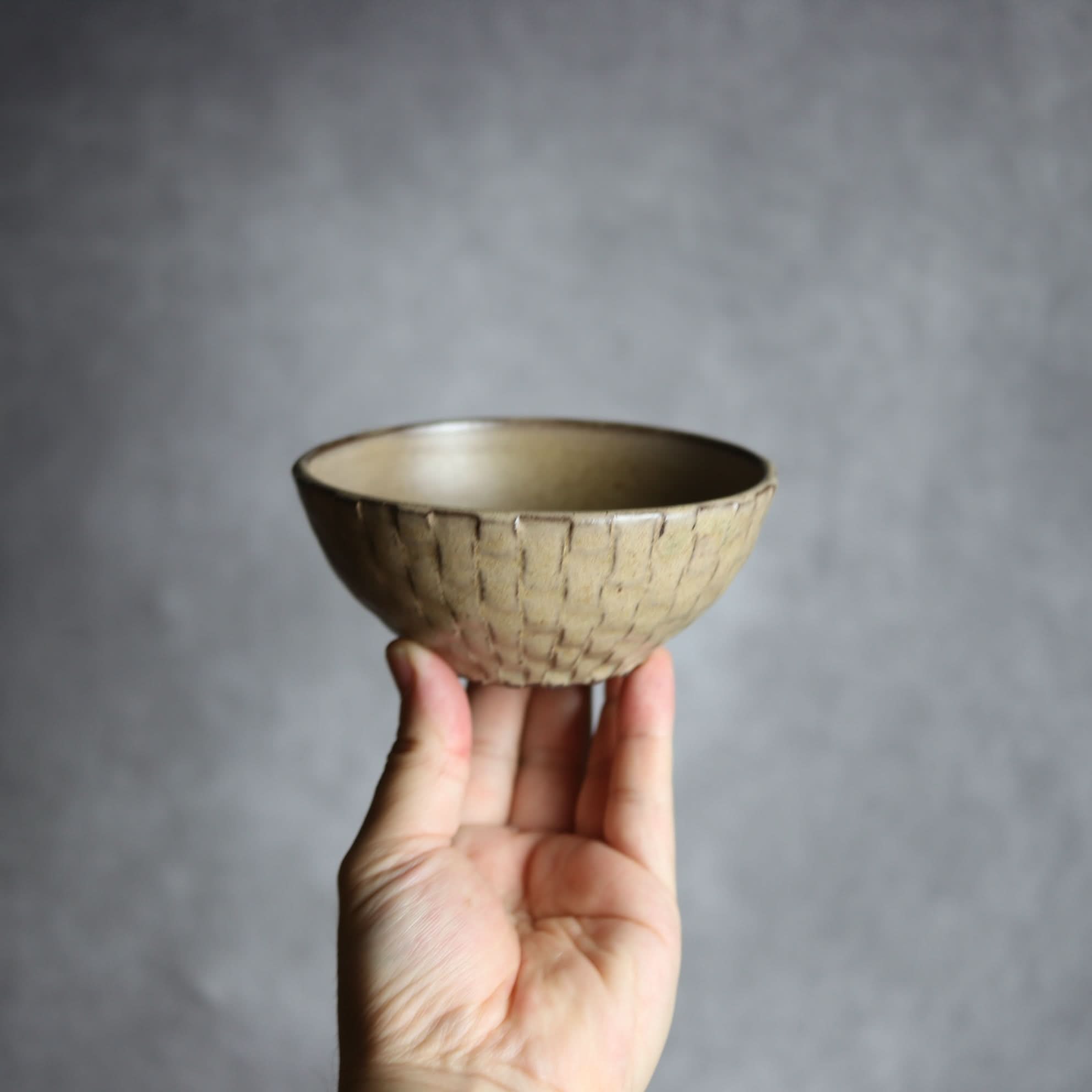 4寸ごはん茶碗2 サンドベージュ 編込紋 やちむん 陶器 cerca やちむん 陶器.