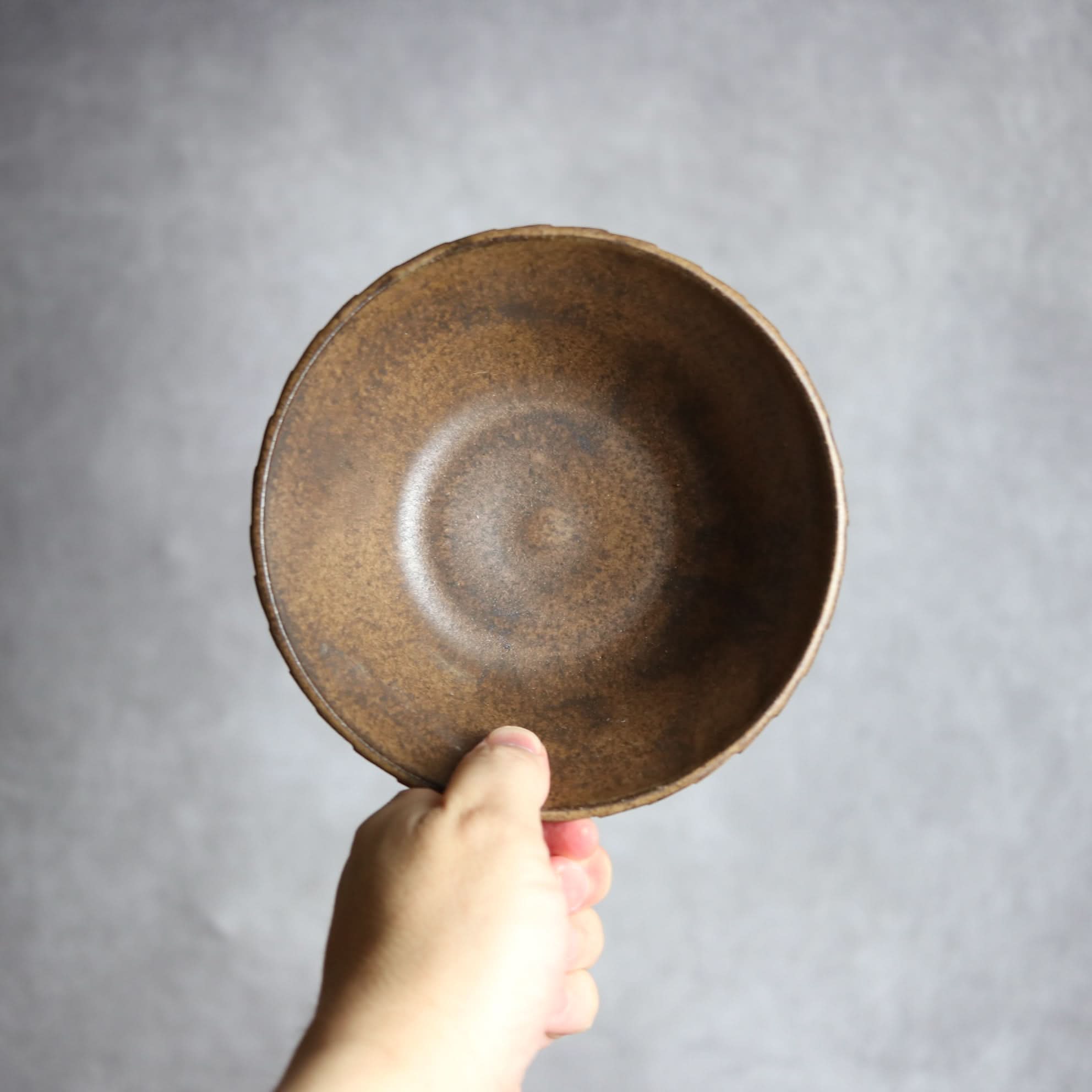 5寸ボウル1 ダークブラウン 斜めプリーツ やちむん 陶器 cerca やちむん 陶器.