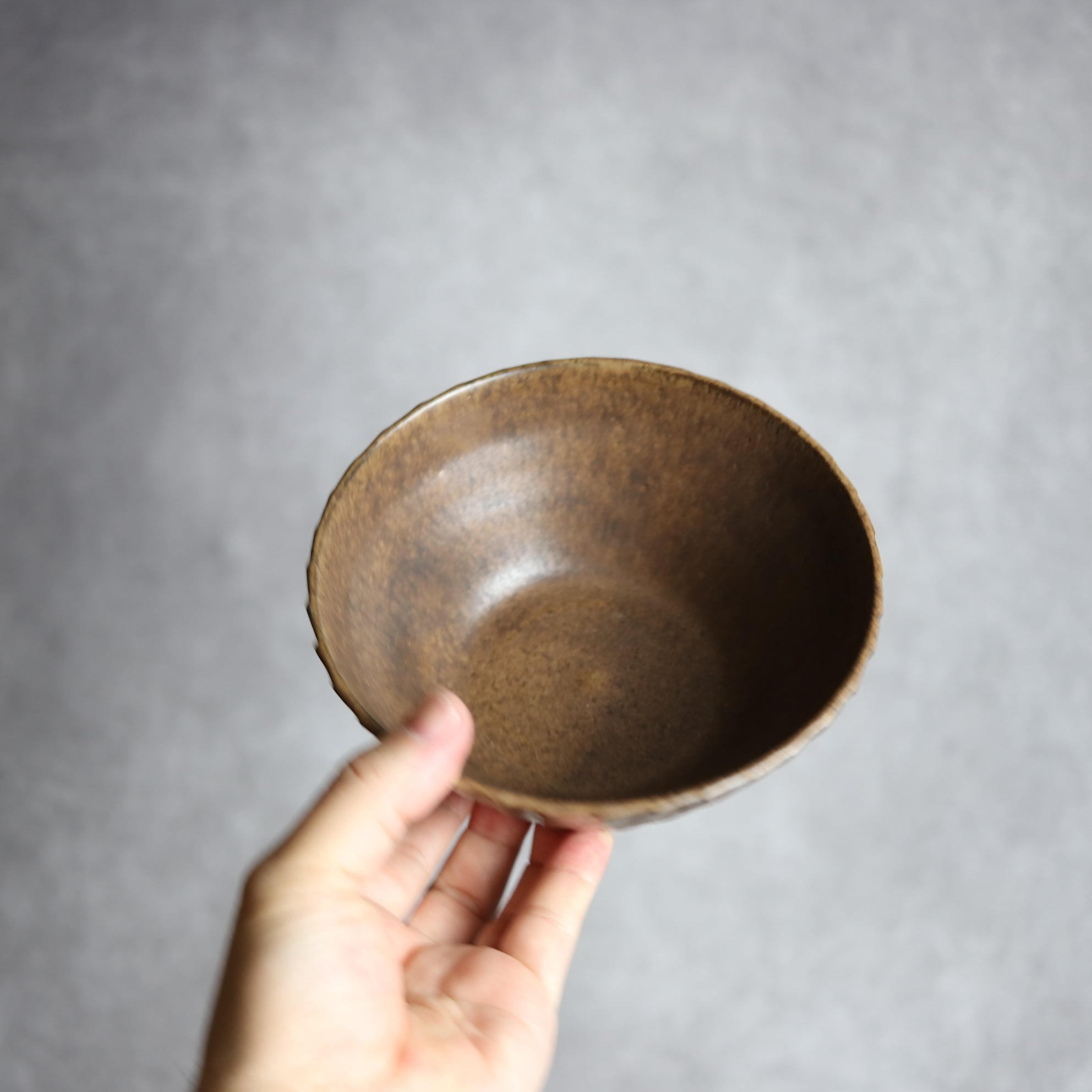 5寸ボウル1 ダークブラウン 斜めプリーツ やちむん 陶器 cerca やちむん 陶器.