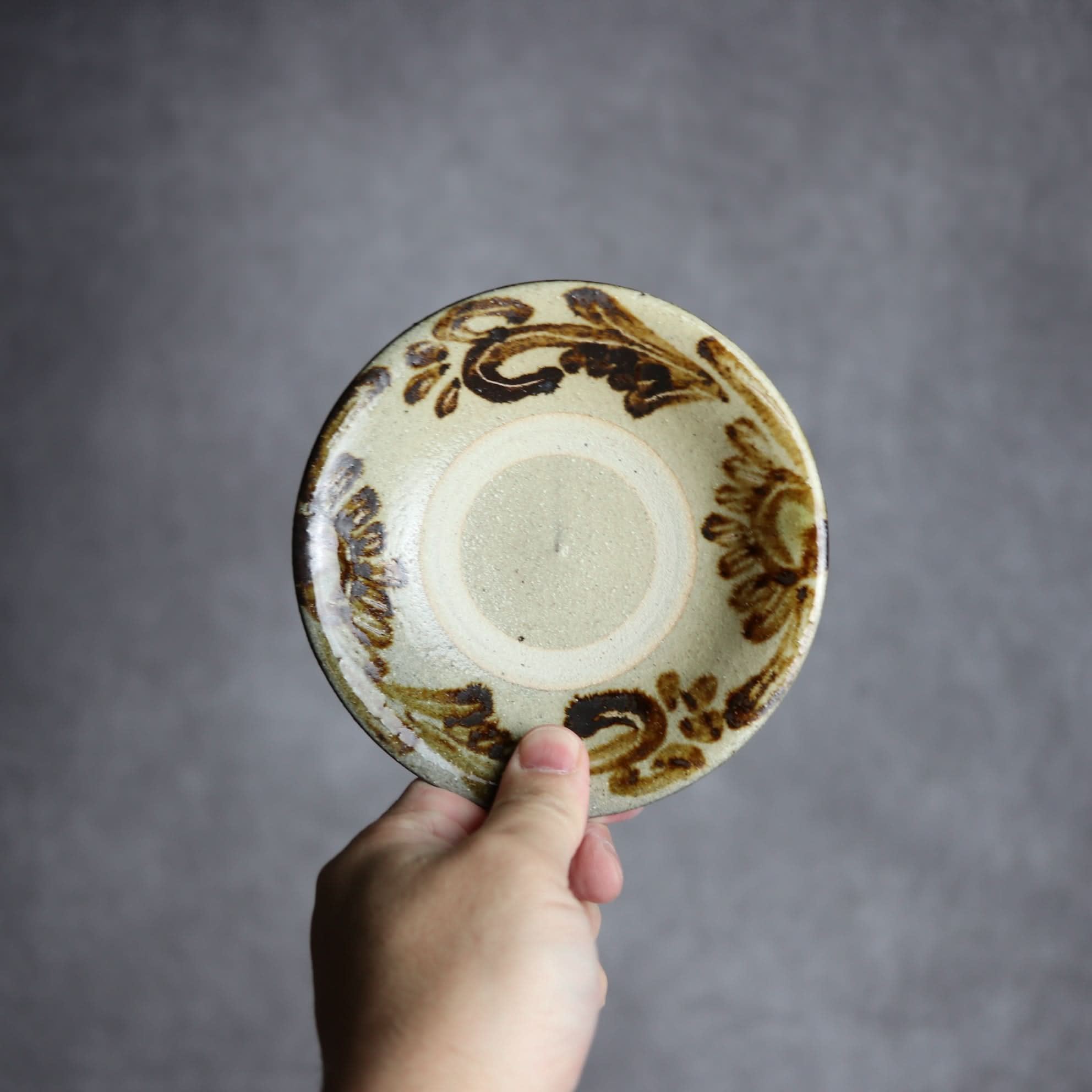 4寸皿1 飴釉 菊唐草 やちむん 陶器 北窯 宮城正享工房 やちむん 陶器.