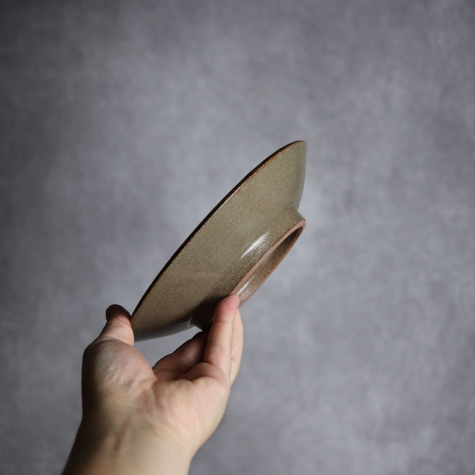 6寸皿 黒呉須 唐草 やちむん 陶器 陶眞窯 やちむん 陶器.