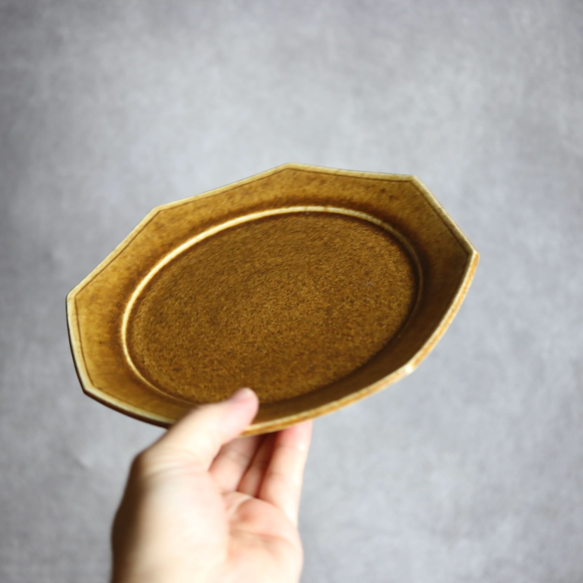 7寸プレート1 ブラウン 八角 やちむん 陶器 cerca やちむん 陶器.