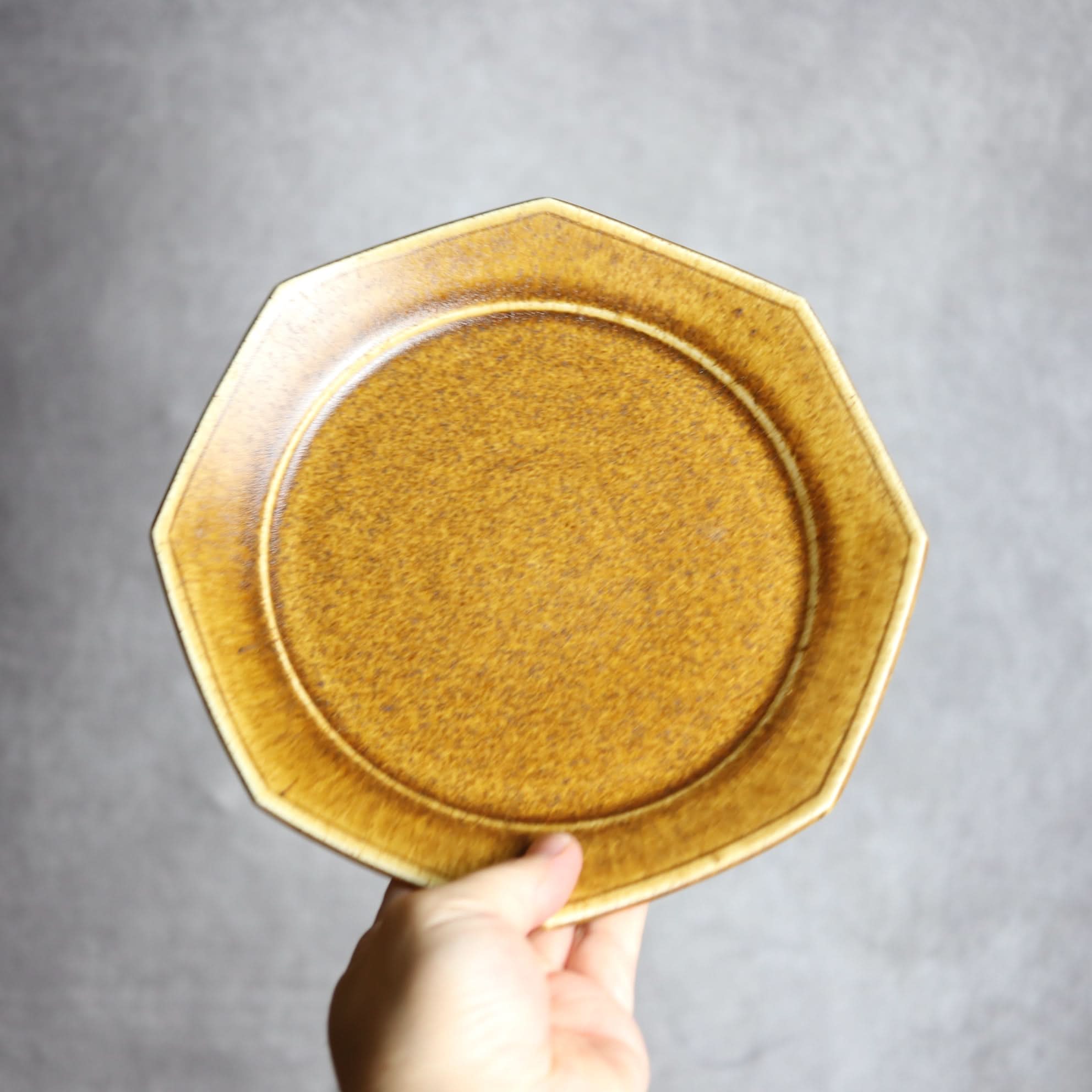 7寸プレート1 ブラウン 八角 やちむん 陶器 cerca やちむん 陶器.