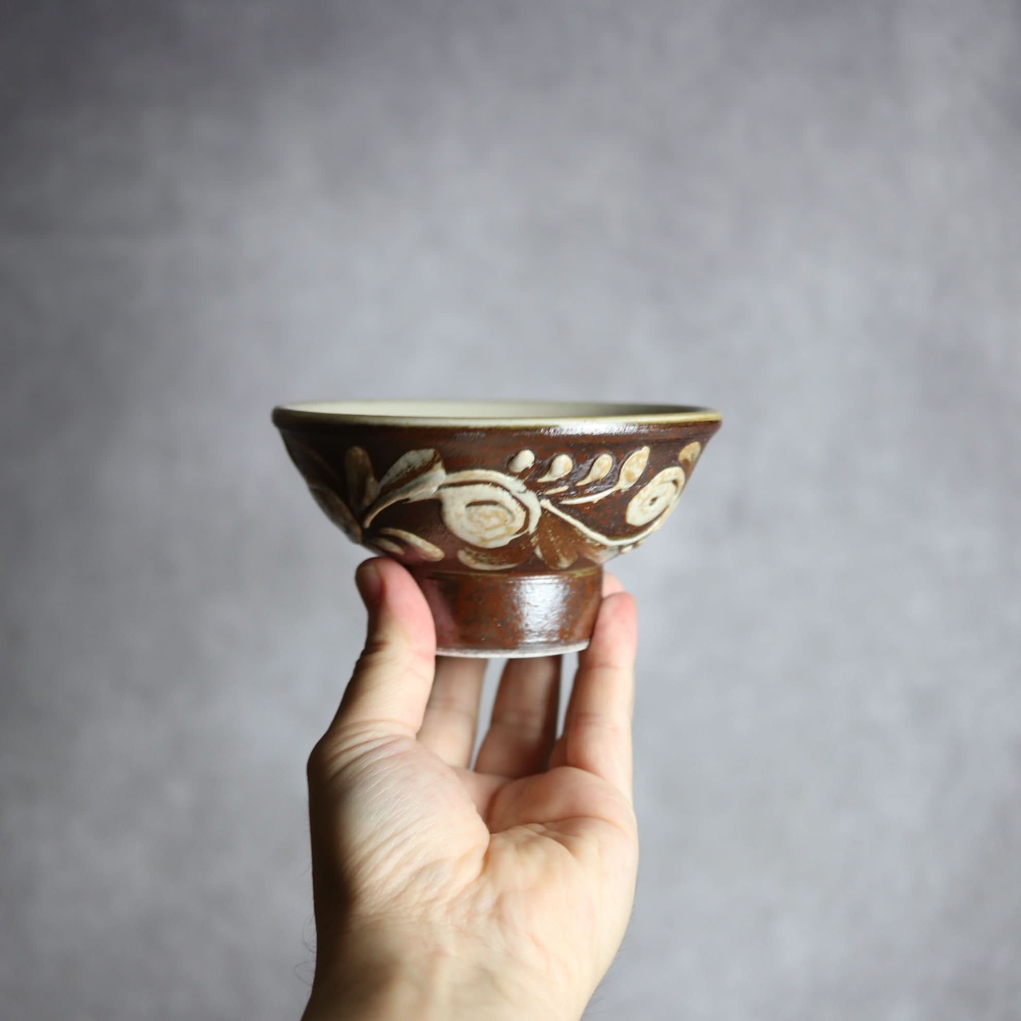 4寸マカイ3 イッチン 唐草 やちむん 陶器 茂生窯 陶器.