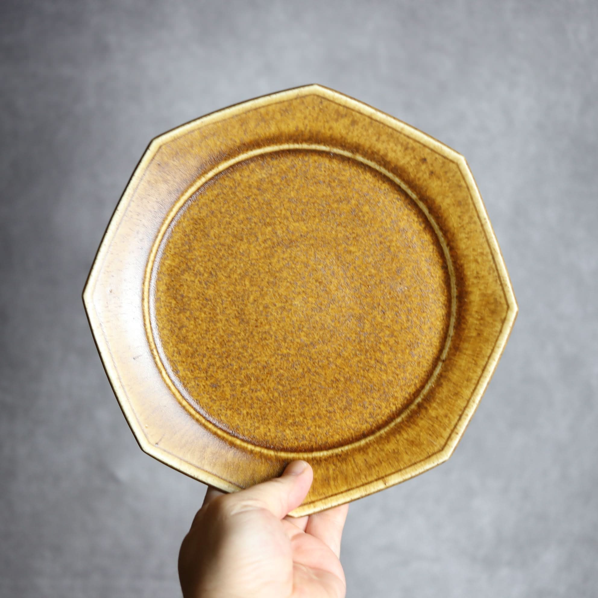 7寸プレート1 ブラウン 八角 やちむん 陶器 cerca やちむん 陶器.