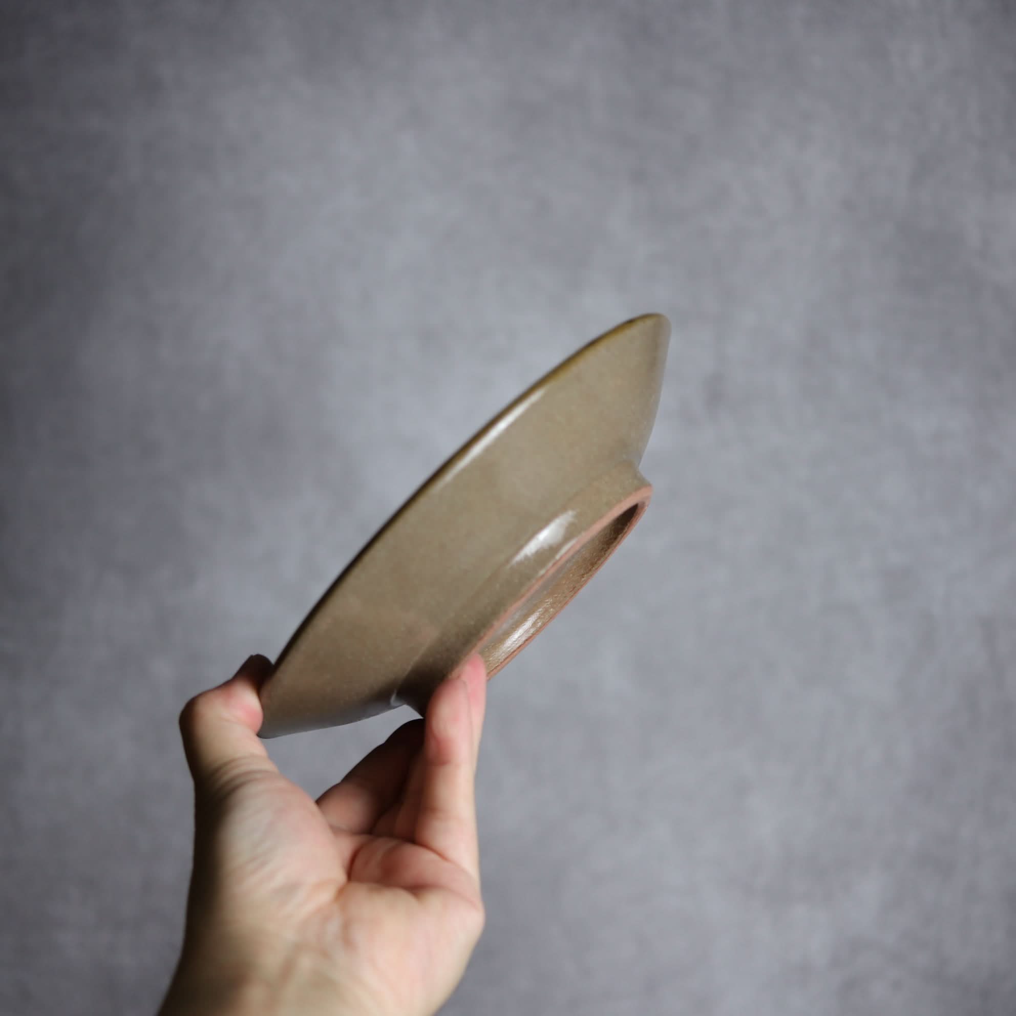 6寸皿 黒呉須 唐草 やちむん 陶器 陶眞窯 やちむん 陶器.